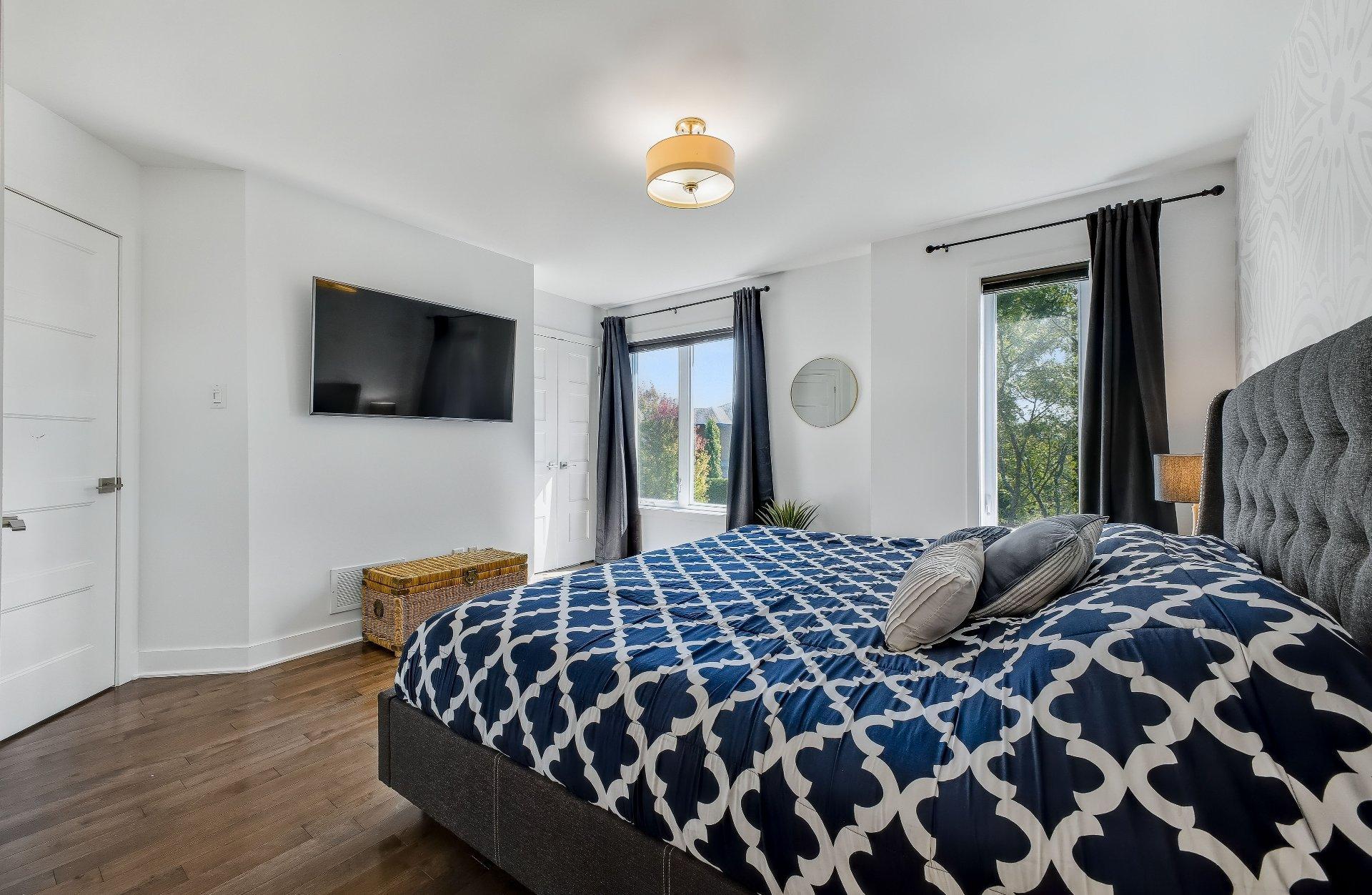 









301


Grand Boulevard O.

,
Saint-Bruno-de-Montarville,




QC
J3V1P9

