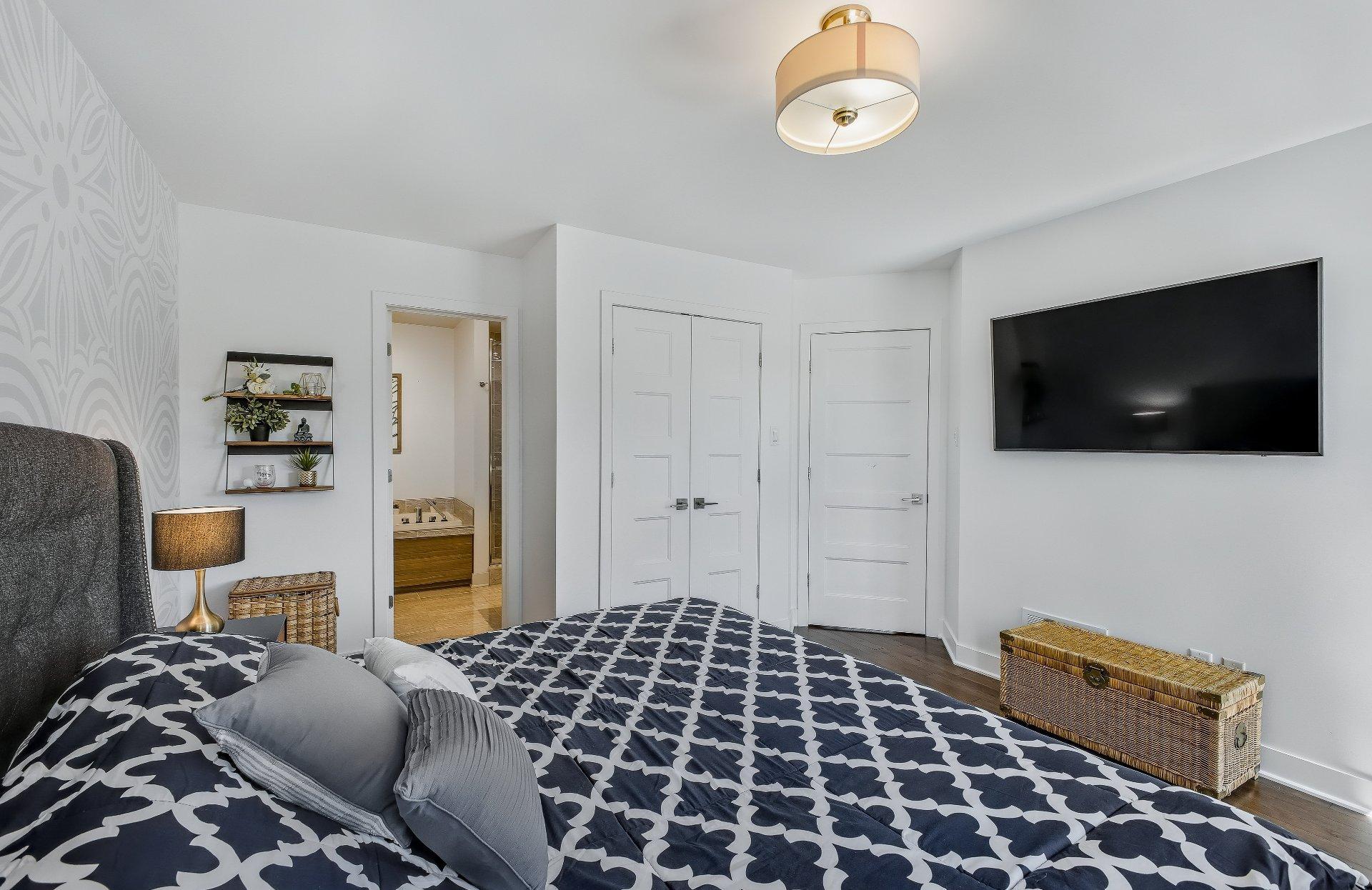 









301


Grand Boulevard O.

,
Saint-Bruno-de-Montarville,




QC
J3V1P9

