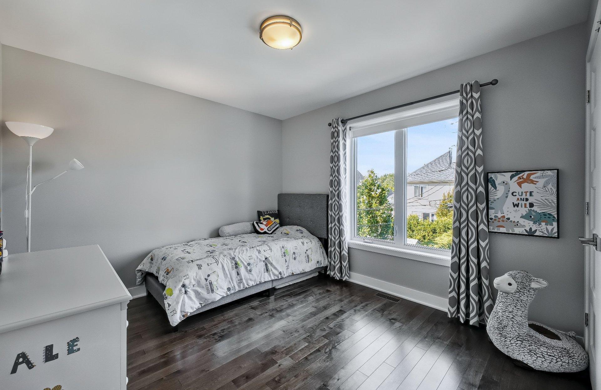 









301


Grand Boulevard O.

,
Saint-Bruno-de-Montarville,




QC
J3V1P9

