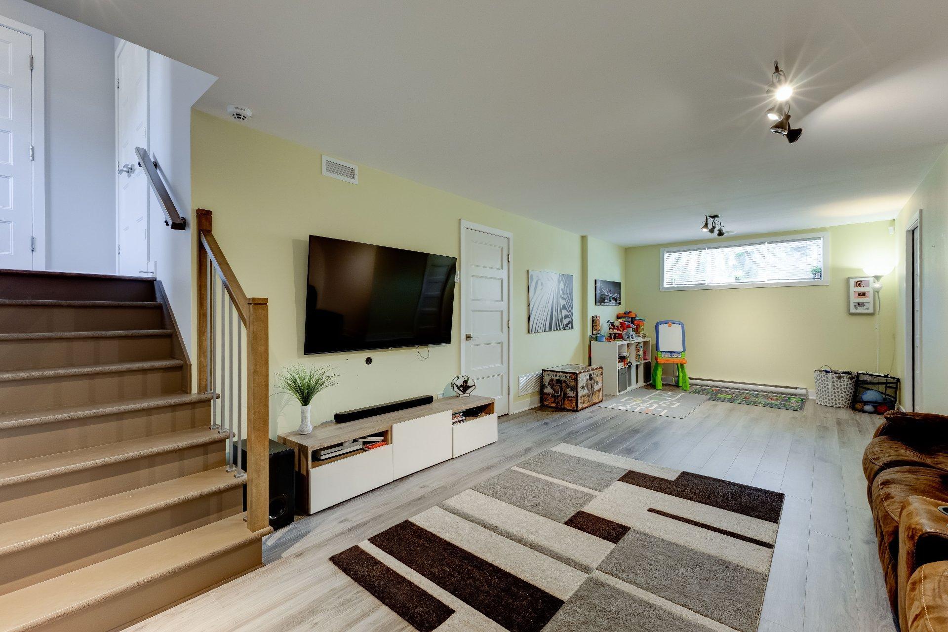 









301


Grand Boulevard O.

,
Saint-Bruno-de-Montarville,




QC
J3V1P9

