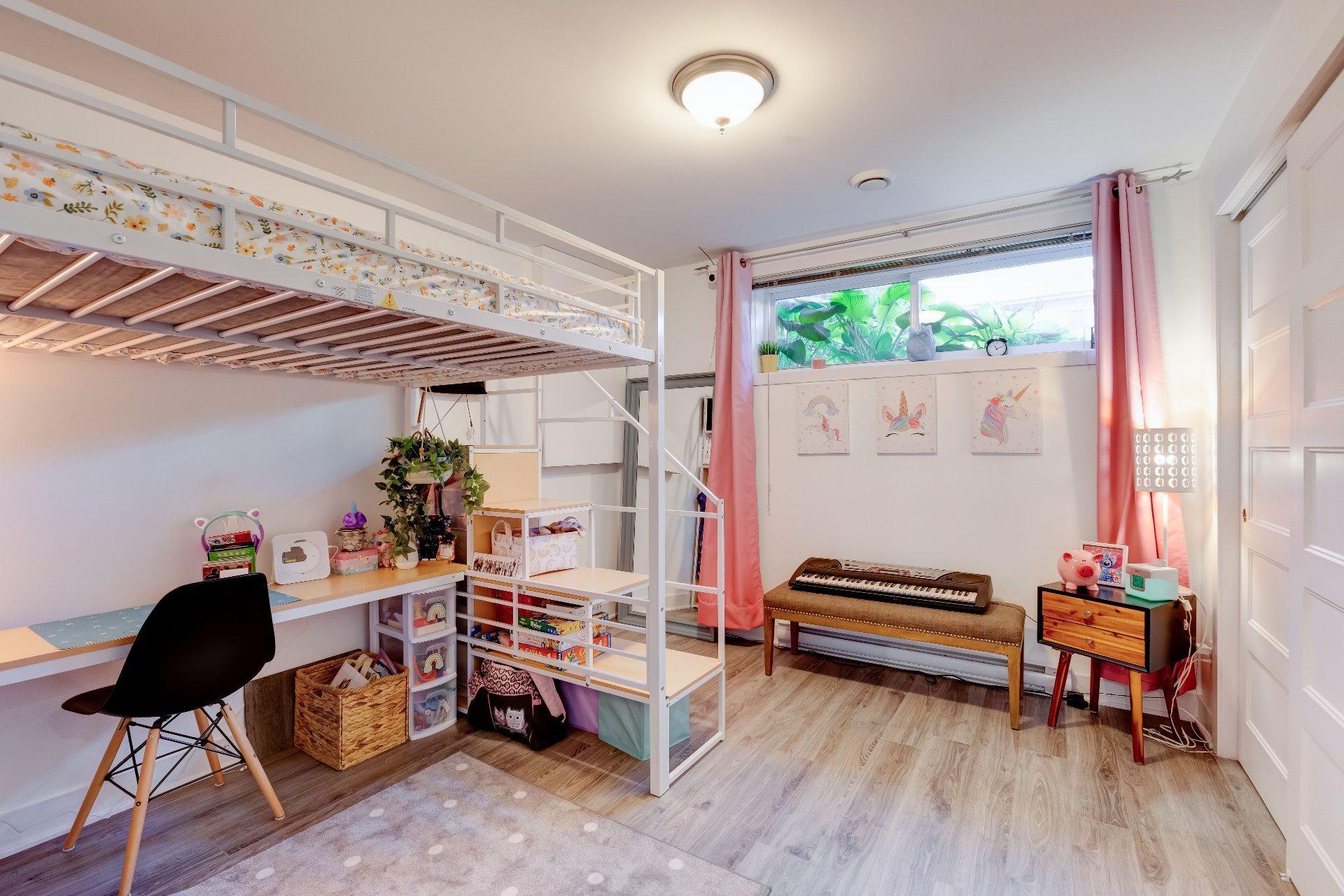 









301


Grand Boulevard O.

,
Saint-Bruno-de-Montarville,




QC
J3V1P9

