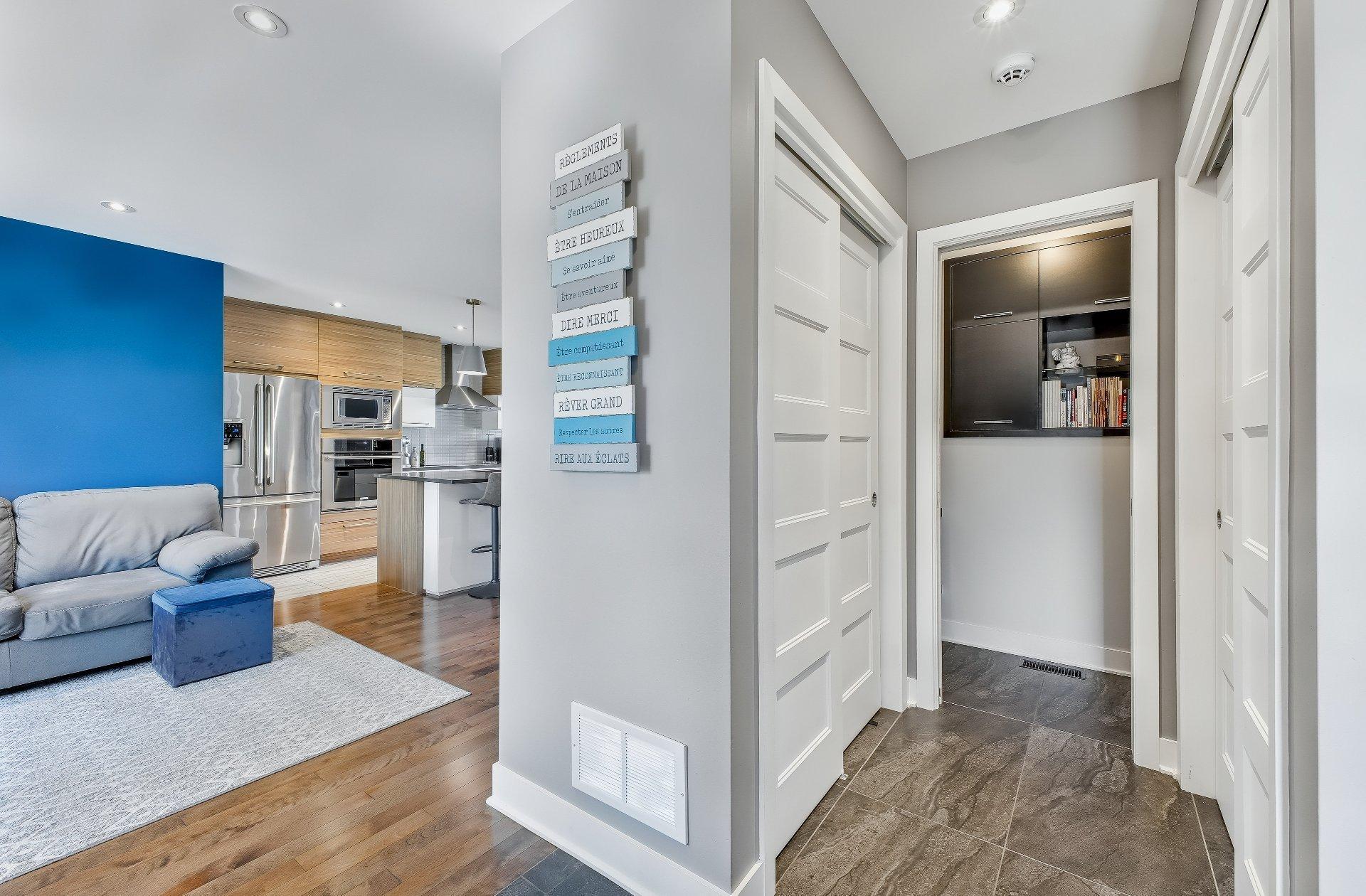 









301


Grand Boulevard O.

,
Saint-Bruno-de-Montarville,




QC
J3V1P9

