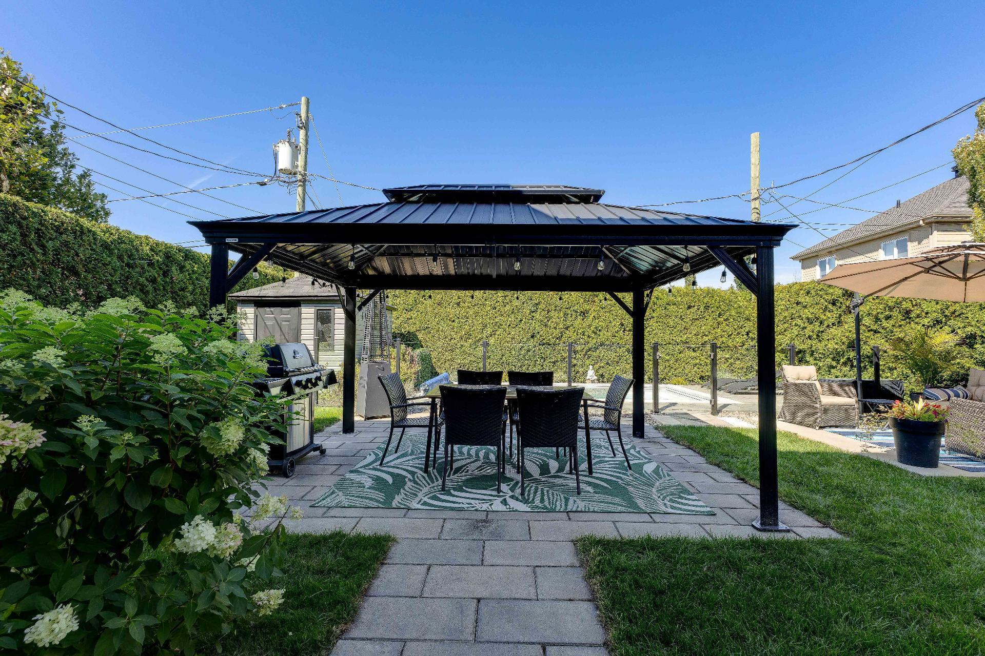 









301


Grand Boulevard O.

,
Saint-Bruno-de-Montarville,




QC
J3V1P9

