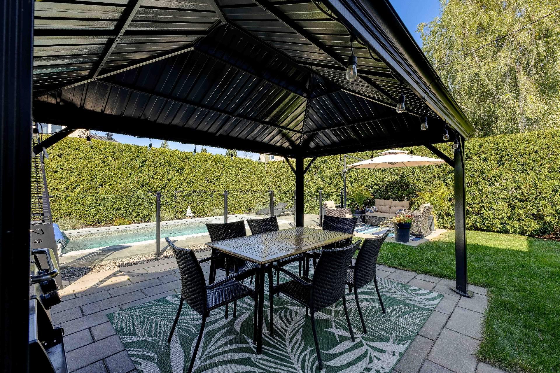 









301


Grand Boulevard O.

,
Saint-Bruno-de-Montarville,




QC
J3V1P9

