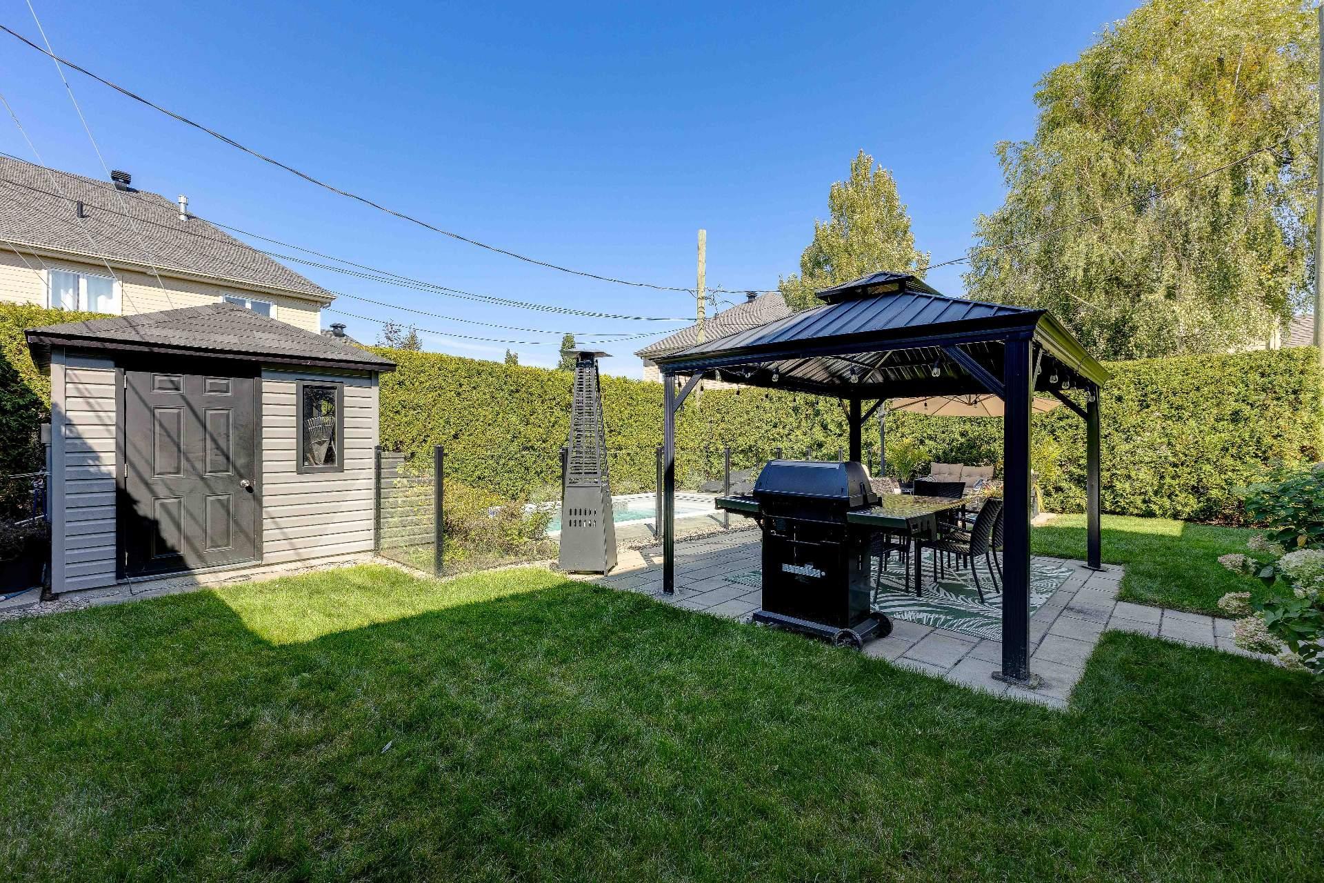 









301


Grand Boulevard O.

,
Saint-Bruno-de-Montarville,




QC
J3V1P9

