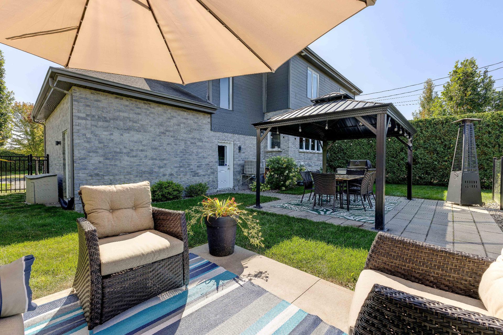 









301


Grand Boulevard O.

,
Saint-Bruno-de-Montarville,




QC
J3V1P9

