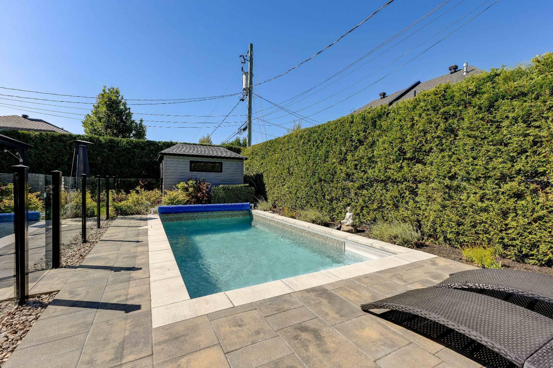 









301


Grand Boulevard O.

,
Saint-Bruno-de-Montarville,




QC
J3V1P9

