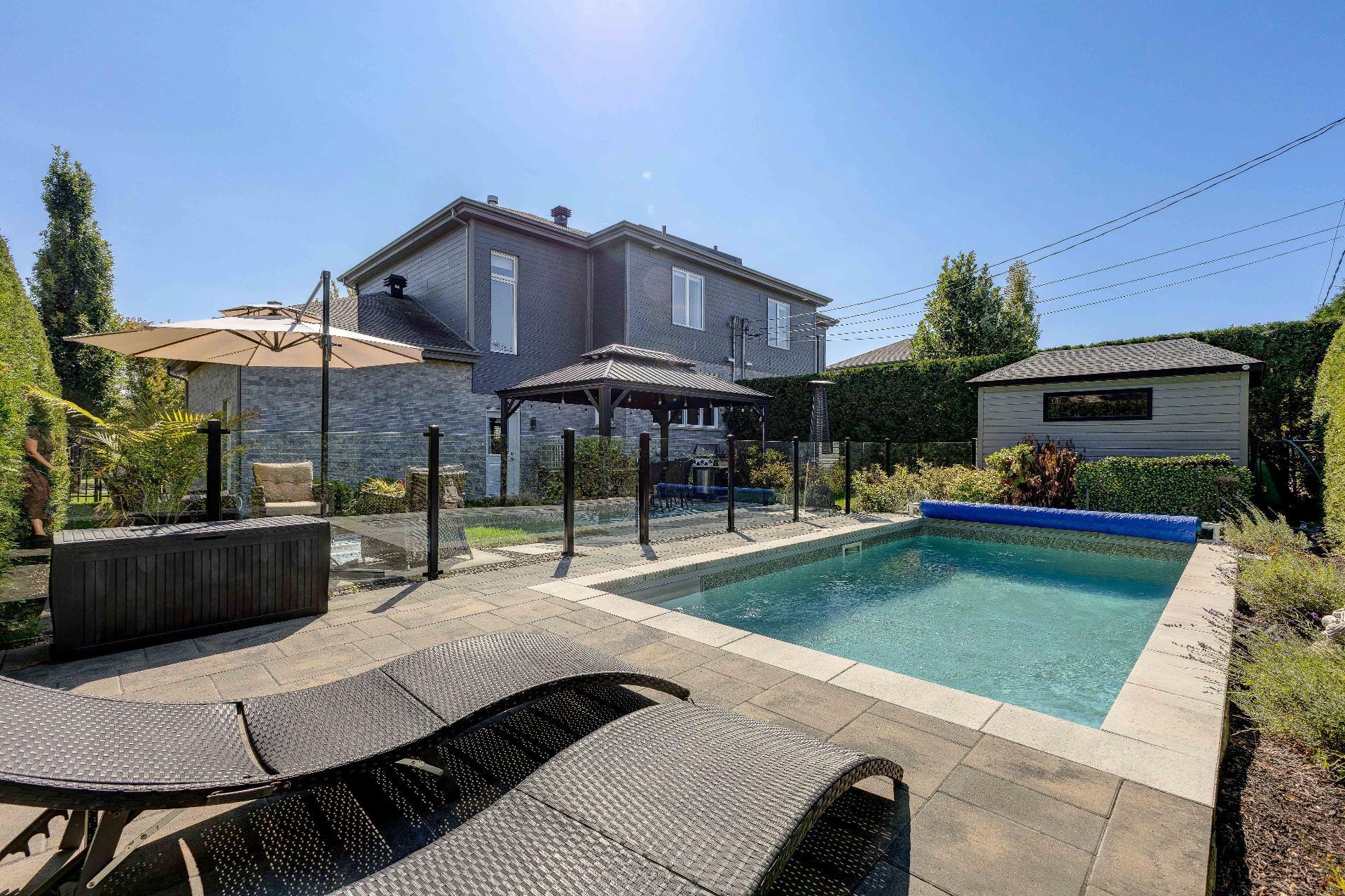 









301


Grand Boulevard O.

,
Saint-Bruno-de-Montarville,




QC
J3V1P9

