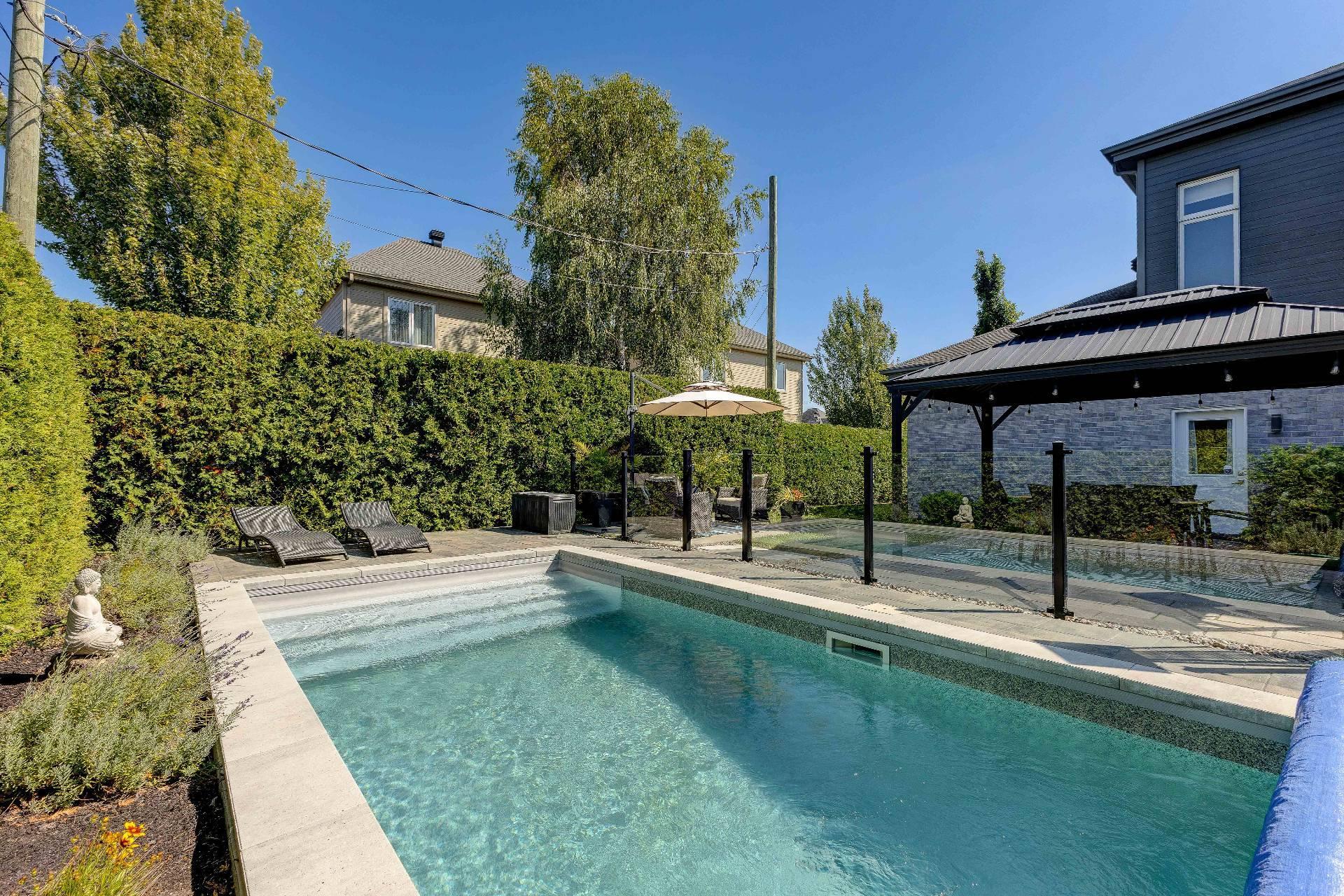 









301


Grand Boulevard O.

,
Saint-Bruno-de-Montarville,




QC
J3V1P9

