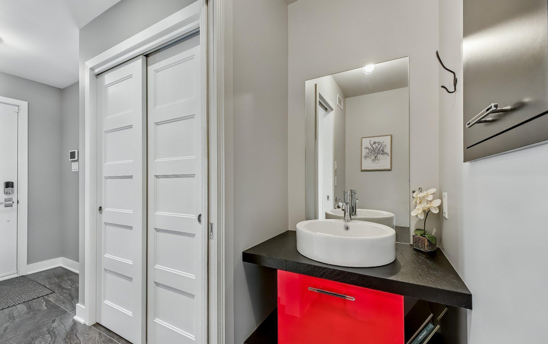 









301


Grand Boulevard O.

,
Saint-Bruno-de-Montarville,




QC
J3V1P9

