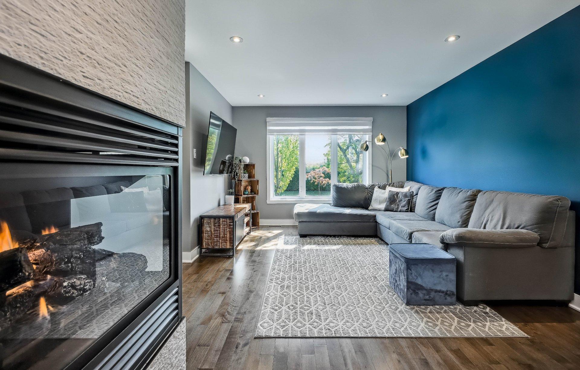 









301


Grand Boulevard O.

,
Saint-Bruno-de-Montarville,




QC
J3V1P9

