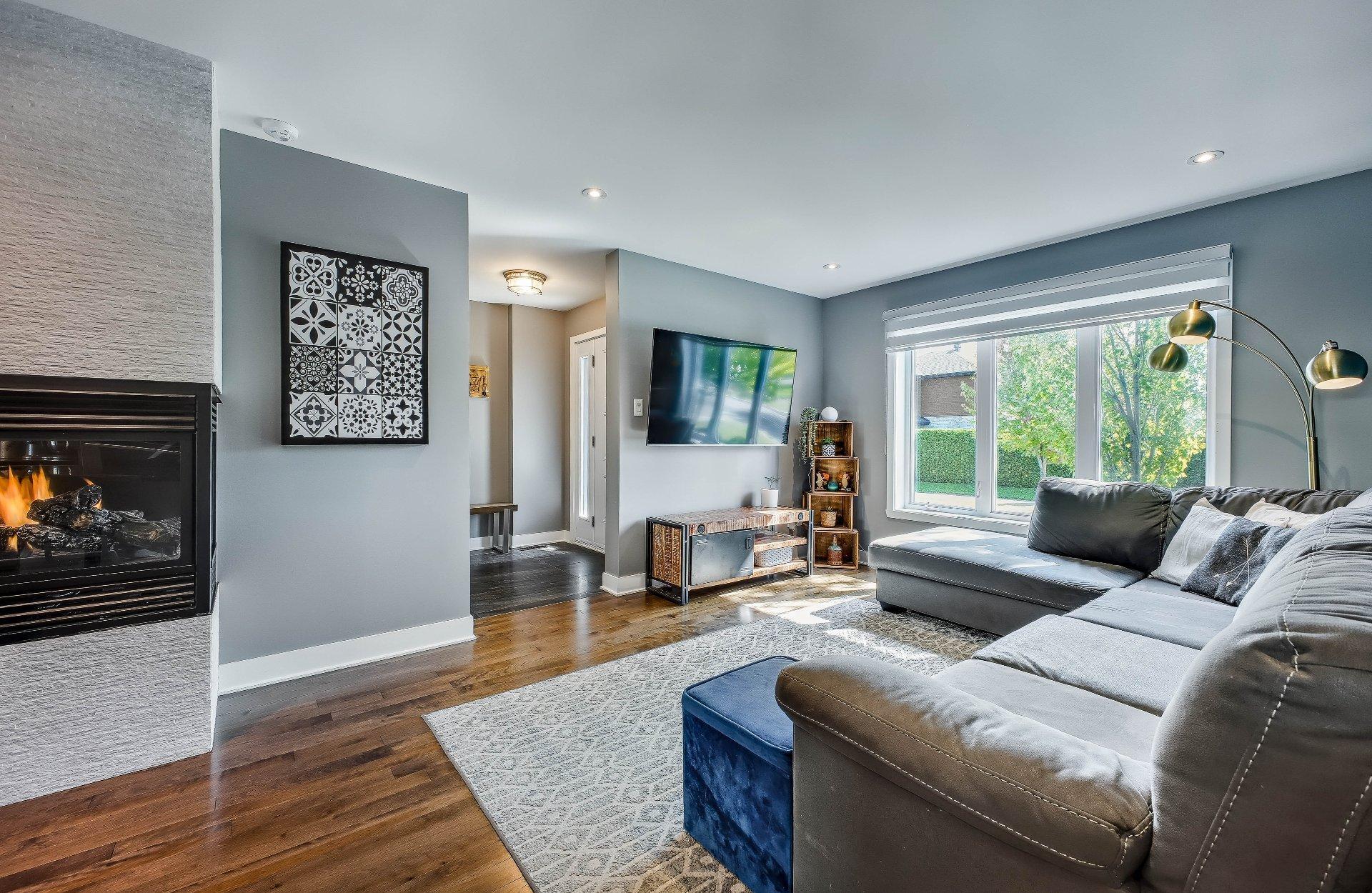 









301


Grand Boulevard O.

,
Saint-Bruno-de-Montarville,




QC
J3V1P9

