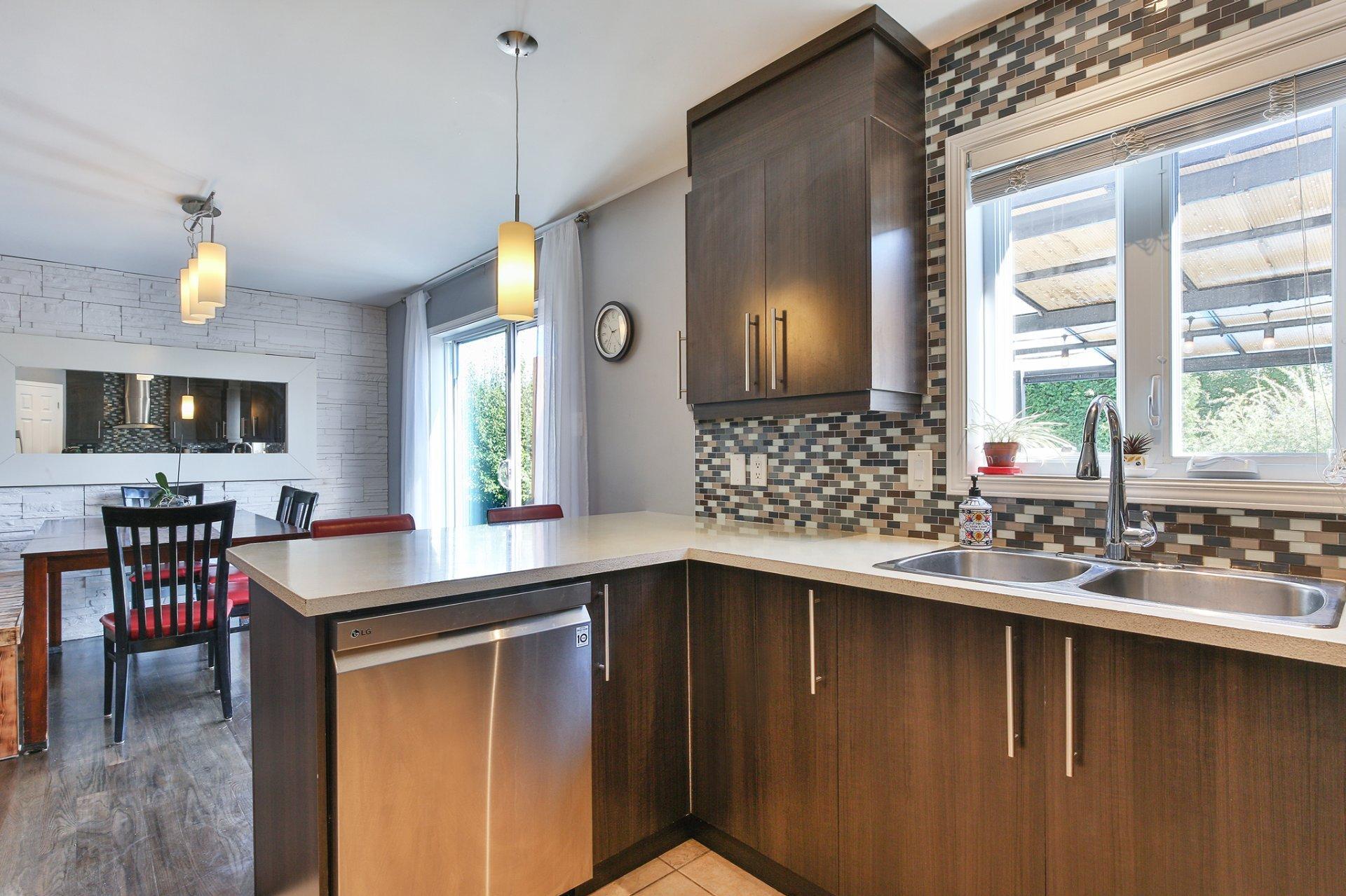 









200


Rue de l'Amarante

,
Saint-Jean-sur-Richelieu,




QC
J2W3E9

