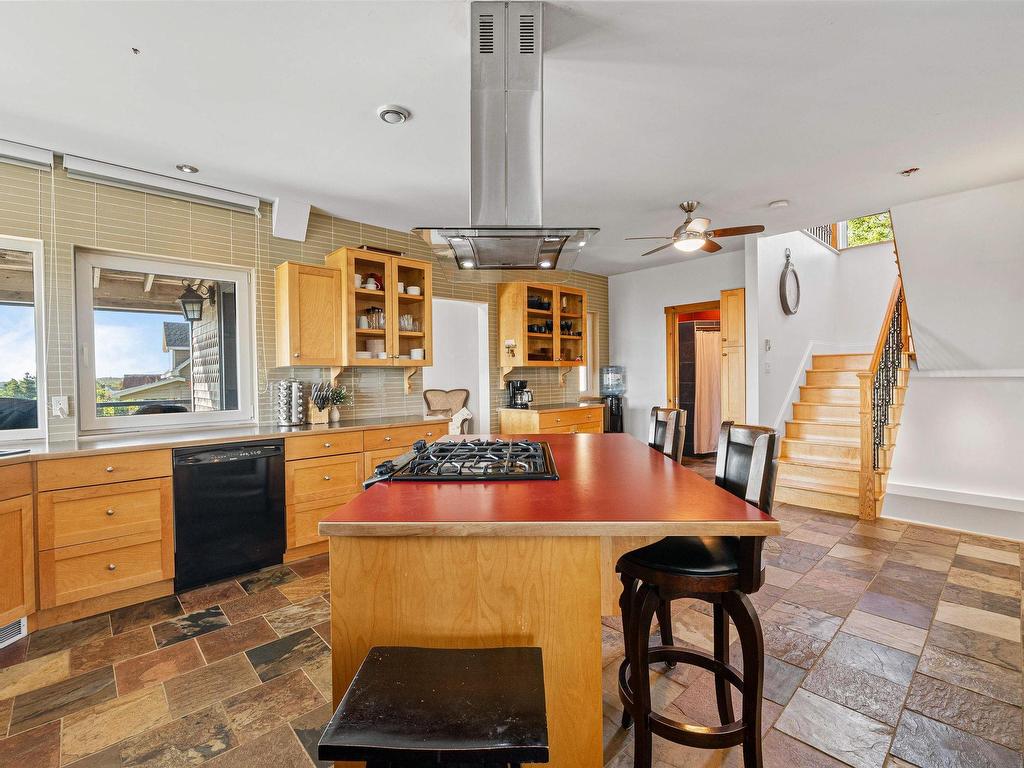 












687 Ketch Harbour Road

,
Portuguese Cove,




NS
B3V 1K2

