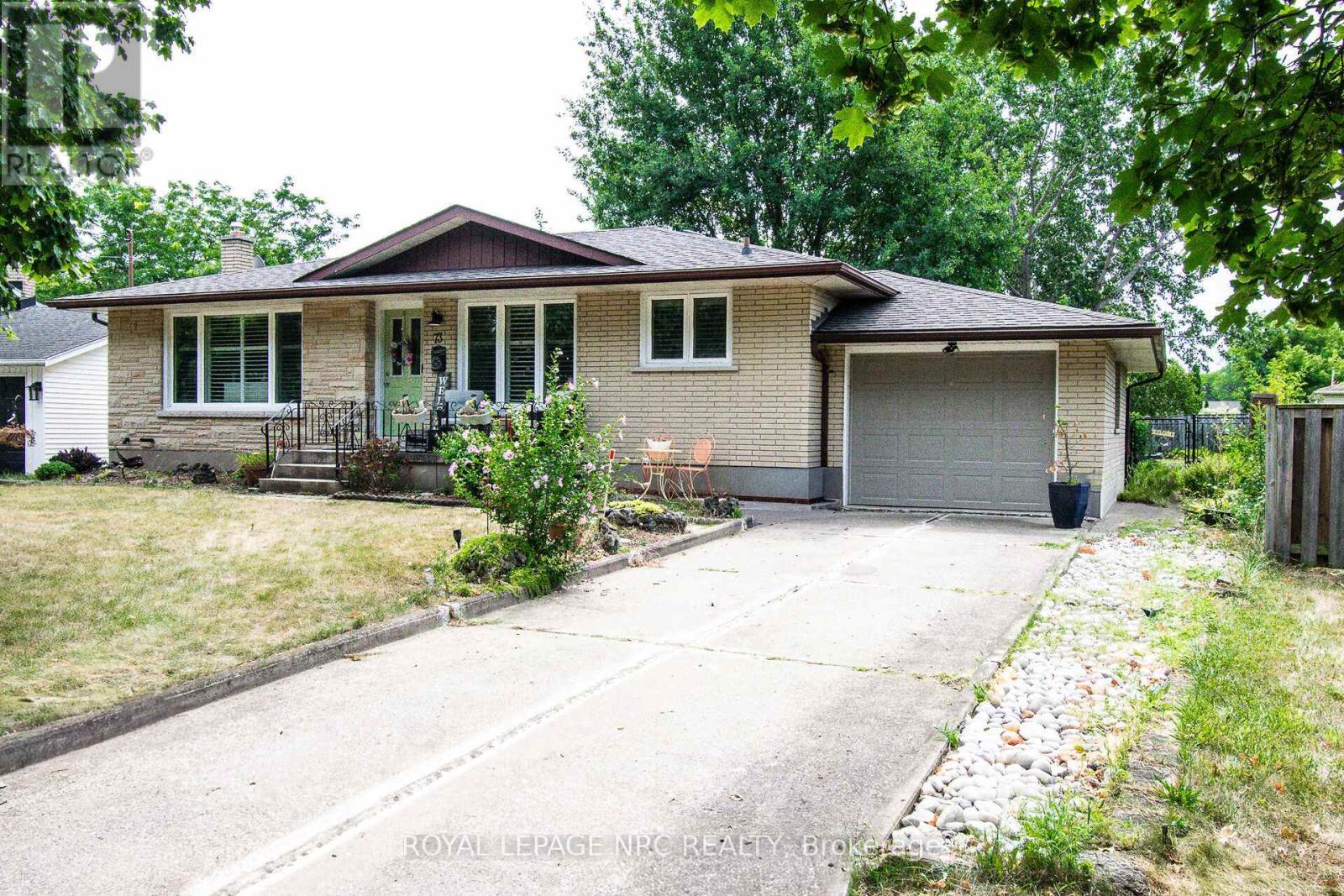 












73 LOCKVIEW CRESCENT

,
St. Catharines (Bunting/Linwell),




Ontario
L2M2T6

