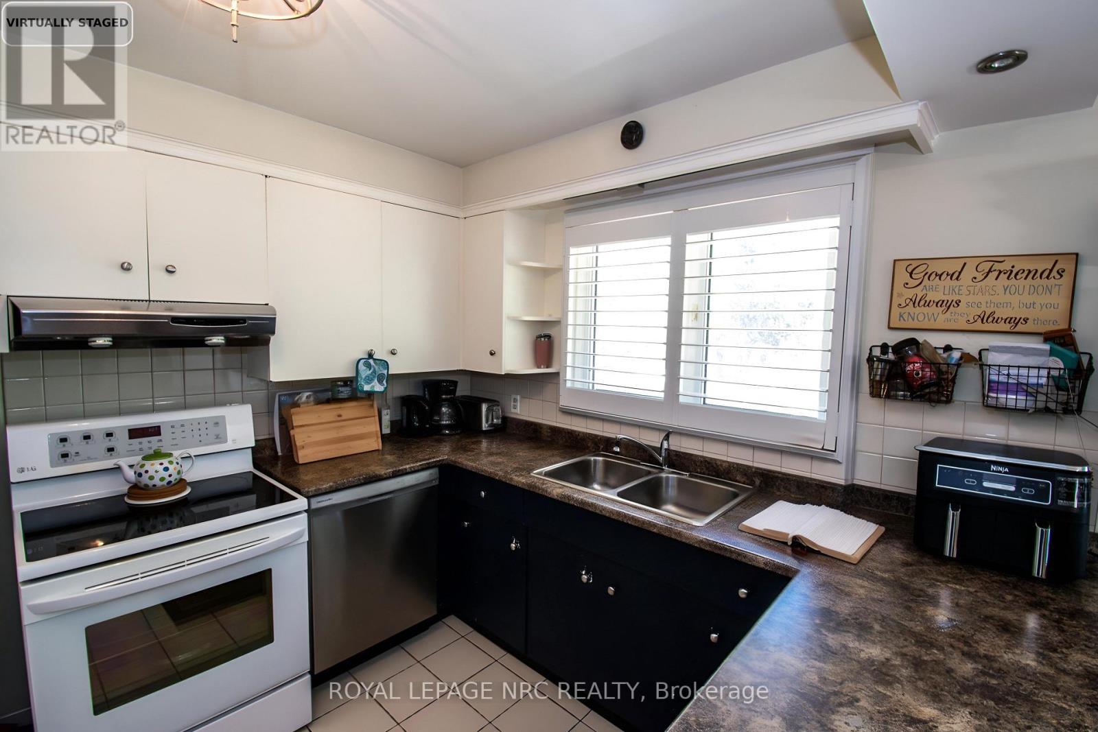 












73 LOCKVIEW CRESCENT

,
St. Catharines (Bunting/Linwell),




Ontario
L2M2T6

