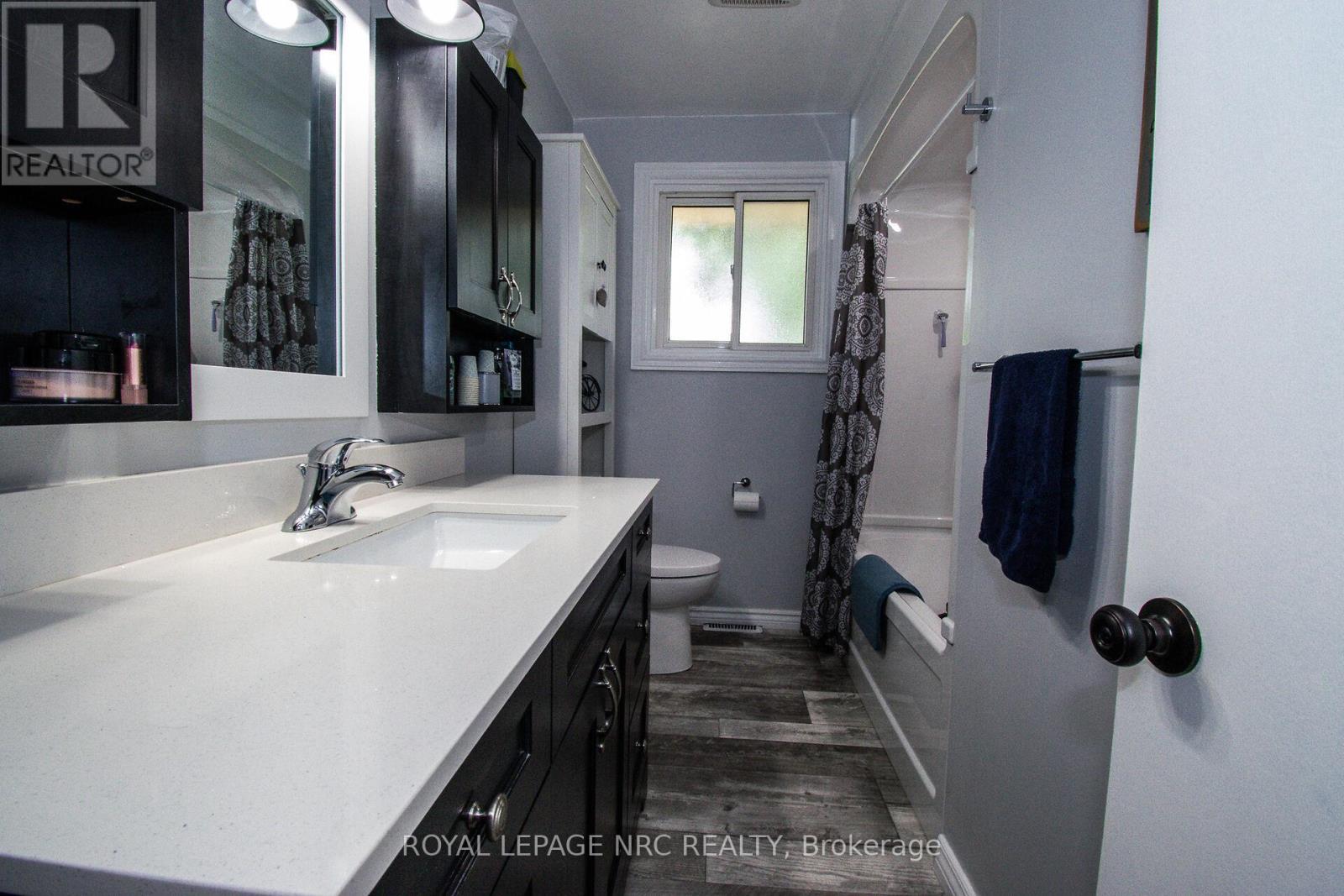 












73 LOCKVIEW CRESCENT

,
St. Catharines (Bunting/Linwell),




Ontario
L2M2T6

