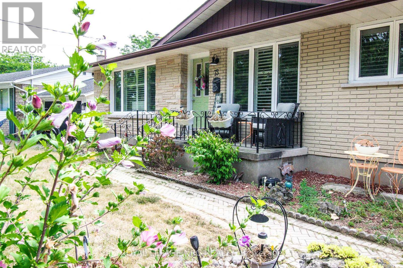 












73 LOCKVIEW CRESCENT

,
St. Catharines (Bunting/Linwell),




Ontario
L2M2T6

