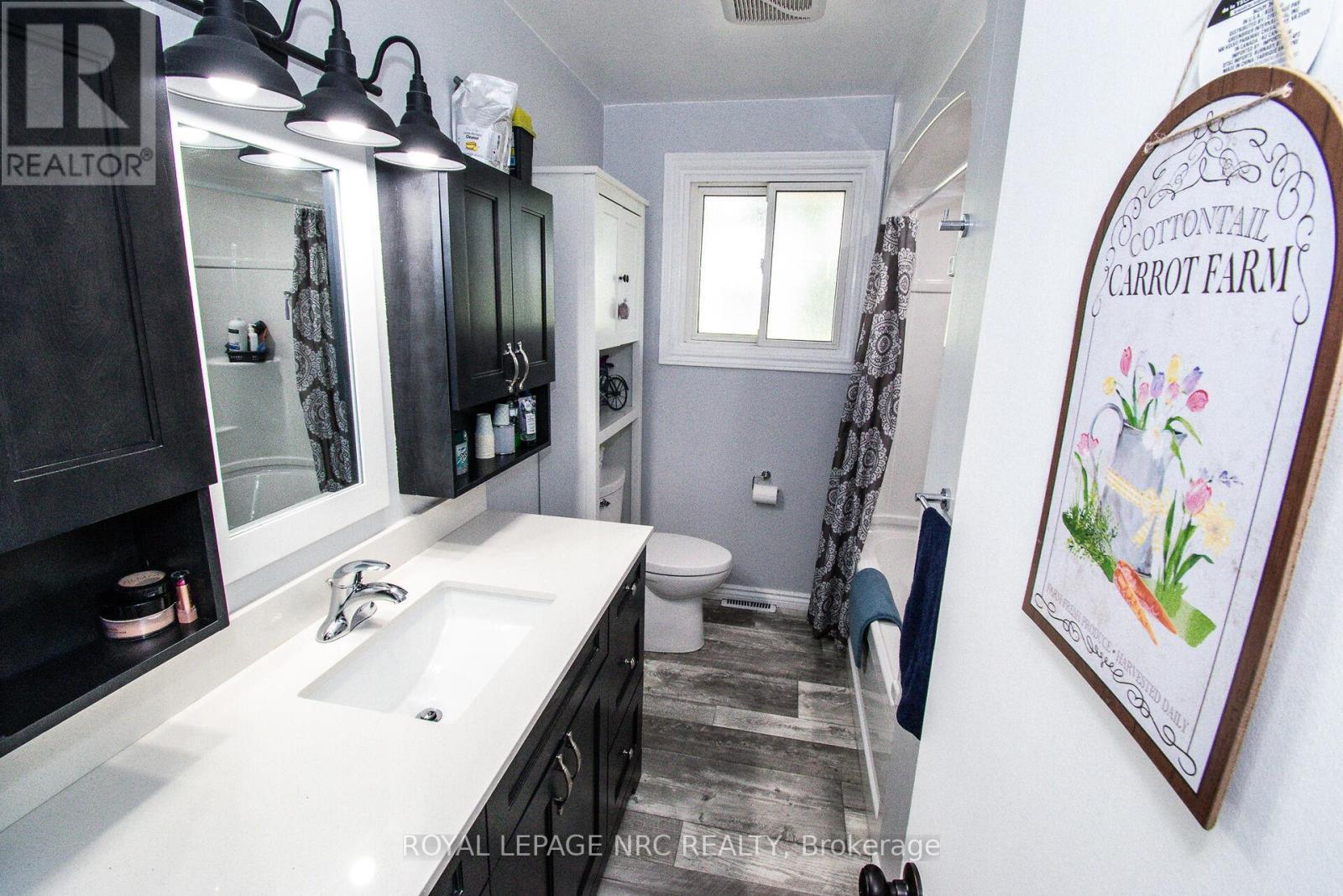 












73 LOCKVIEW CRESCENT

,
St. Catharines (Bunting/Linwell),




Ontario
L2M2T6

