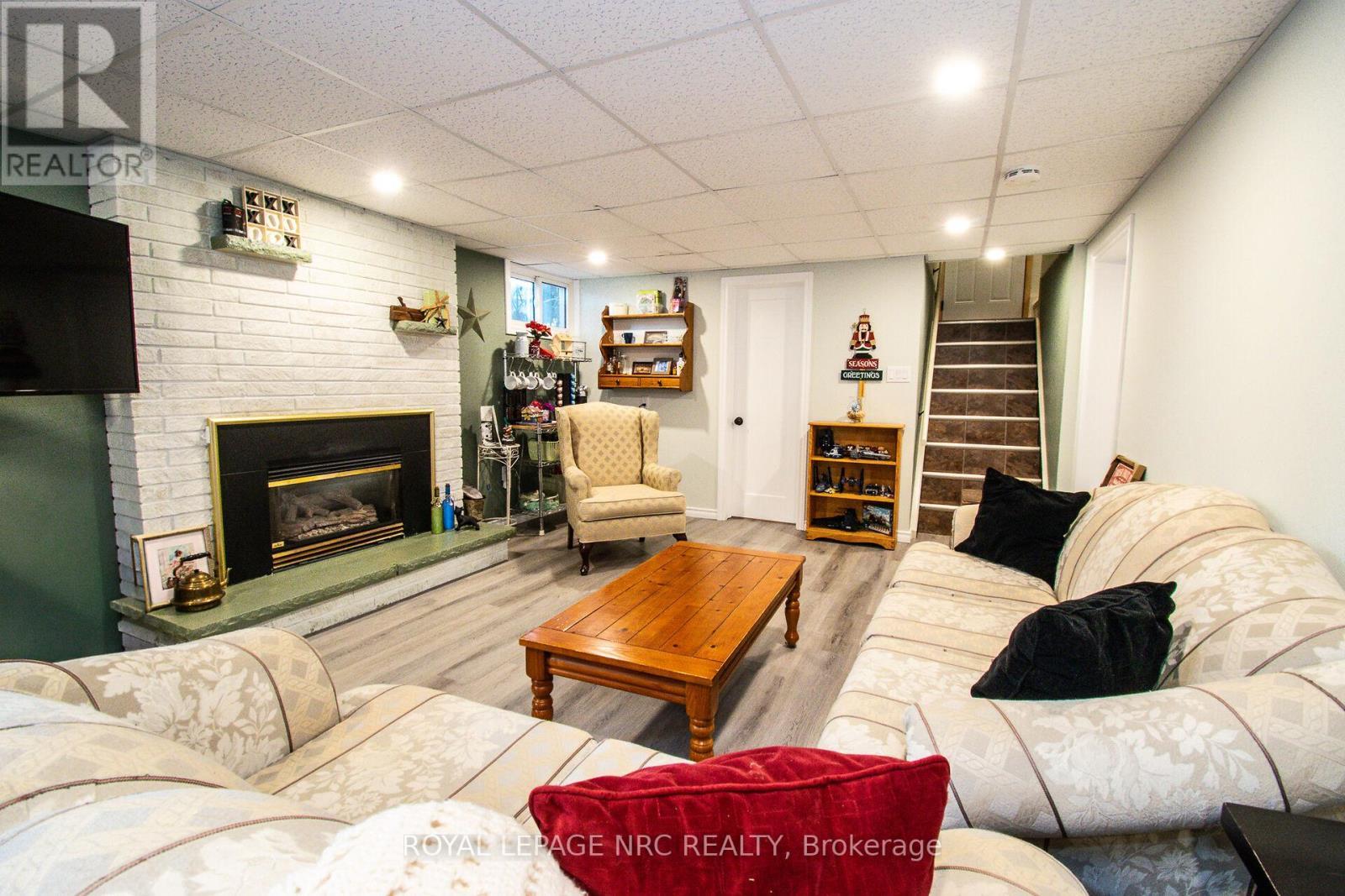 












73 LOCKVIEW CRESCENT

,
St. Catharines (Bunting/Linwell),




Ontario
L2M2T6

