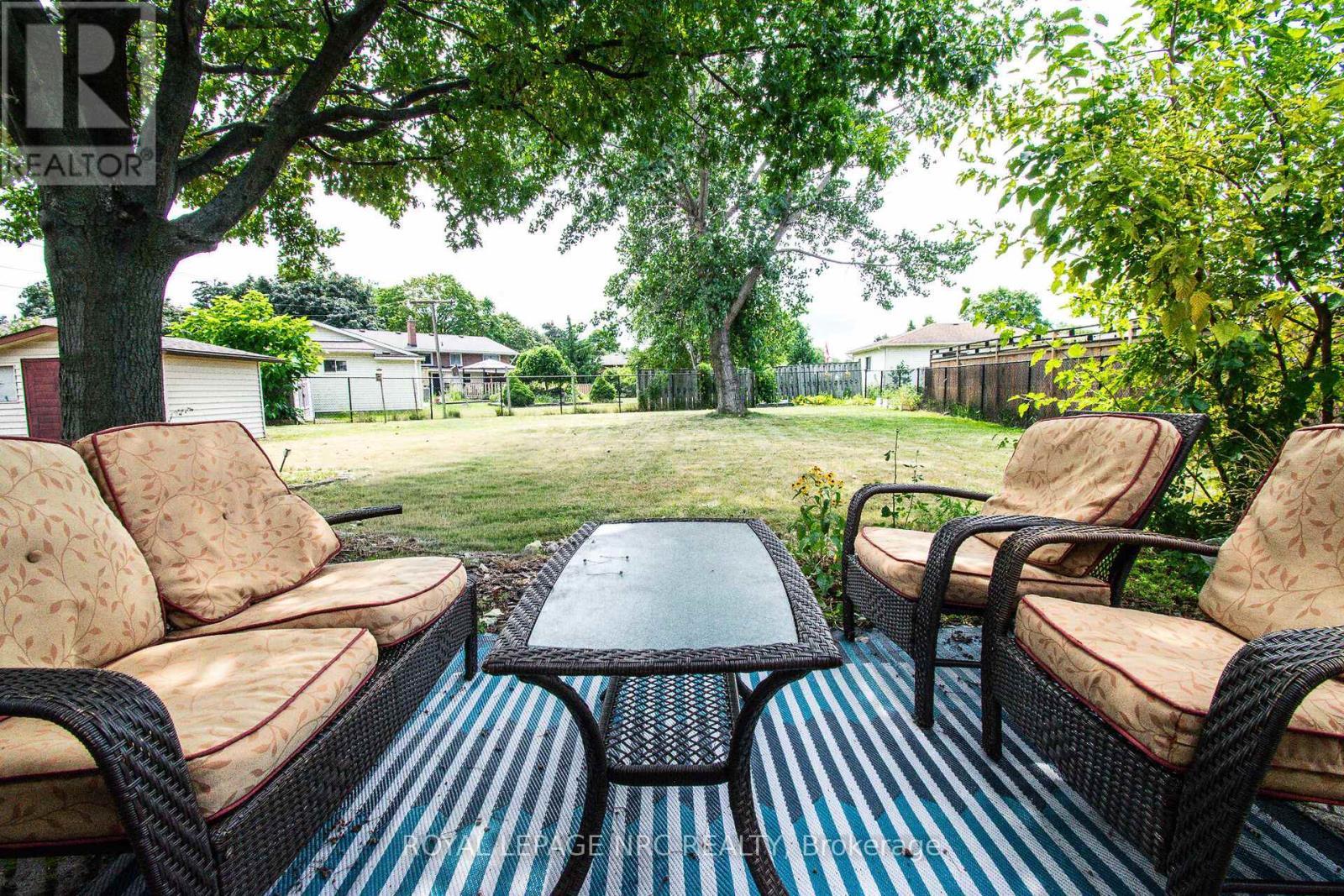 












73 LOCKVIEW CRESCENT

,
St. Catharines (Bunting/Linwell),




Ontario
L2M2T6

