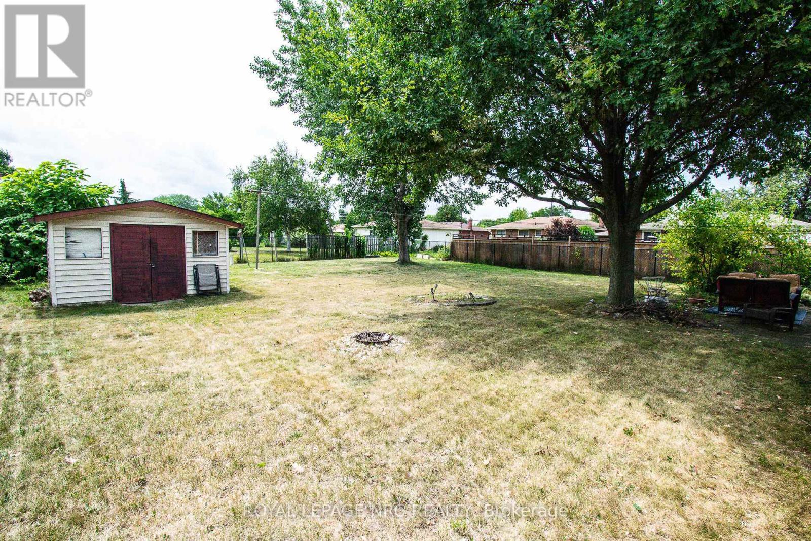 












73 LOCKVIEW CRESCENT

,
St. Catharines (Bunting/Linwell),




Ontario
L2M2T6

