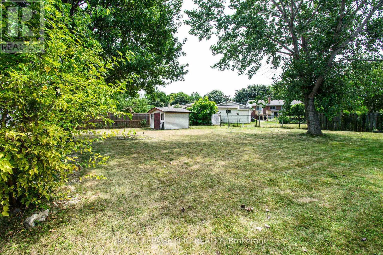 












73 LOCKVIEW CRESCENT

,
St. Catharines (Bunting/Linwell),




Ontario
L2M2T6

