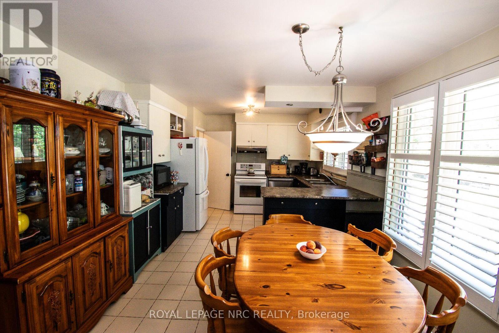 












73 LOCKVIEW CRESCENT

,
St. Catharines (Bunting/Linwell),




Ontario
L2M2T6

