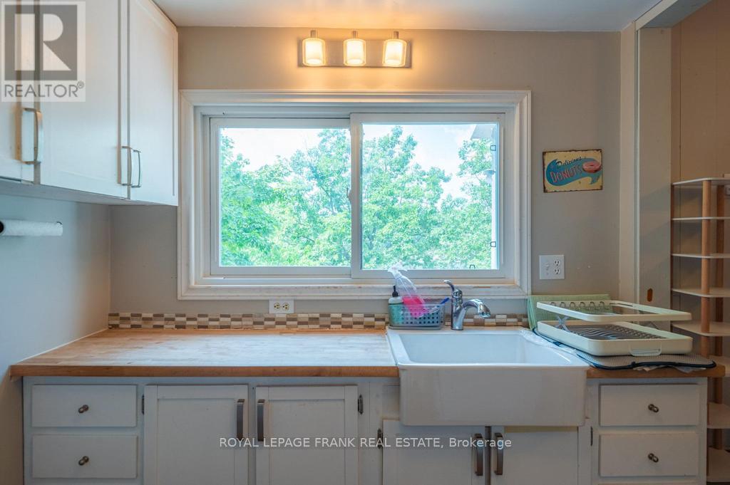 












48 FIRE ROUTE 81

,
Trent Lakes,




Ontario
K0L1J0

