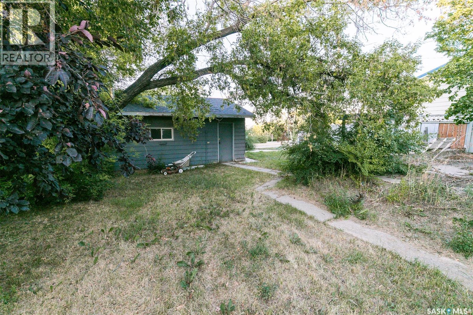 












306 Saskatchewan AVENUE

,
Kerrobert,




Saskatchewan
S0L1R0

