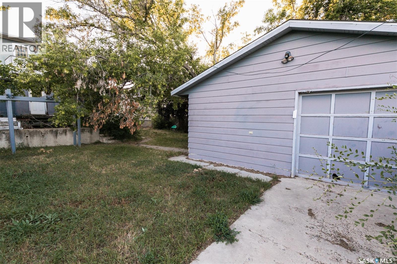 












306 Saskatchewan AVENUE

,
Kerrobert,




Saskatchewan
S0L1R0

