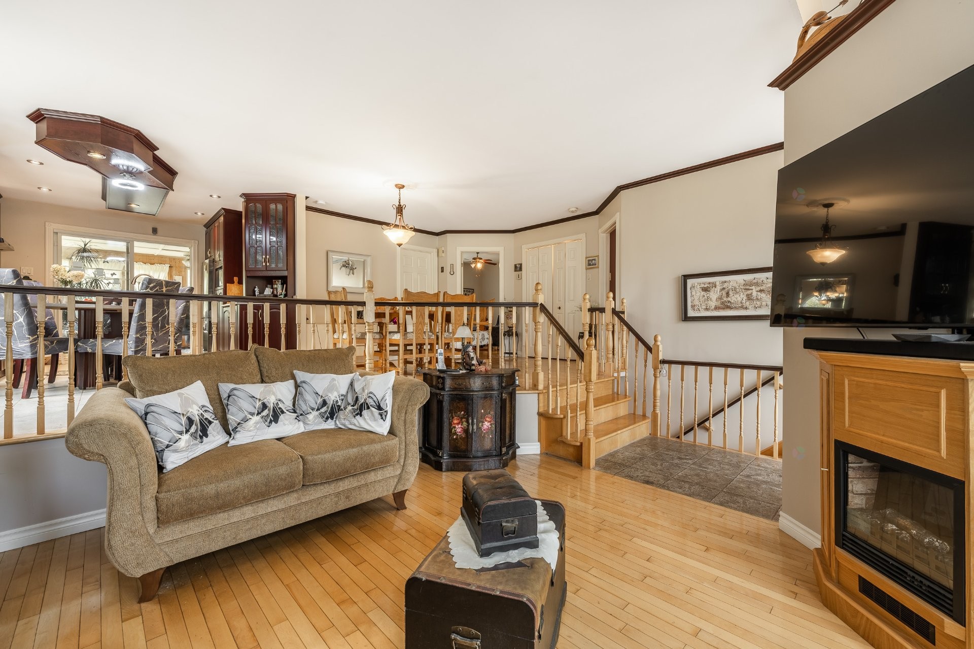 









943


Rue de la Roche

,
Granby,




QC
J2J2H9

