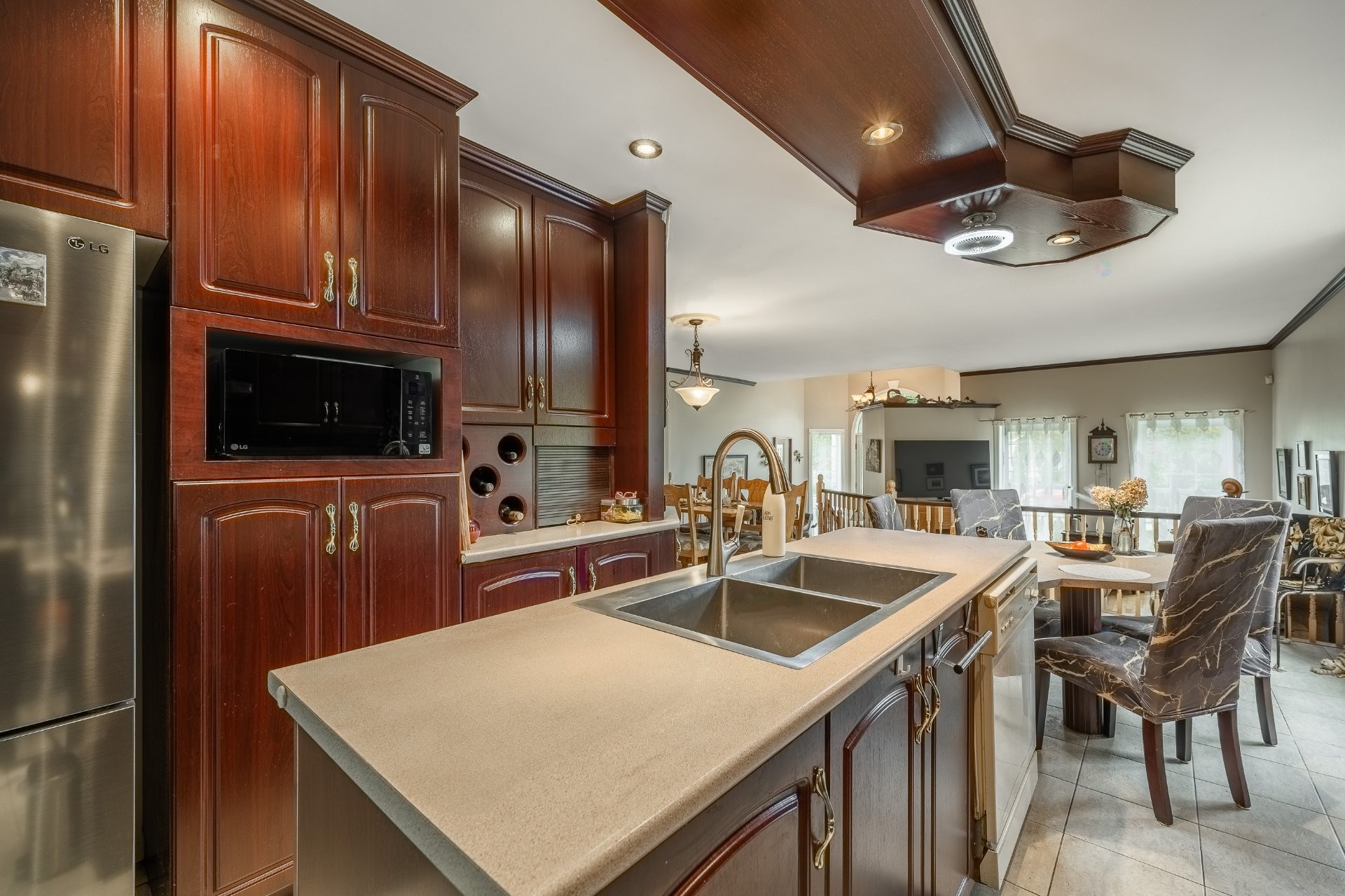 









943


Rue de la Roche

,
Granby,




QC
J2J2H9

