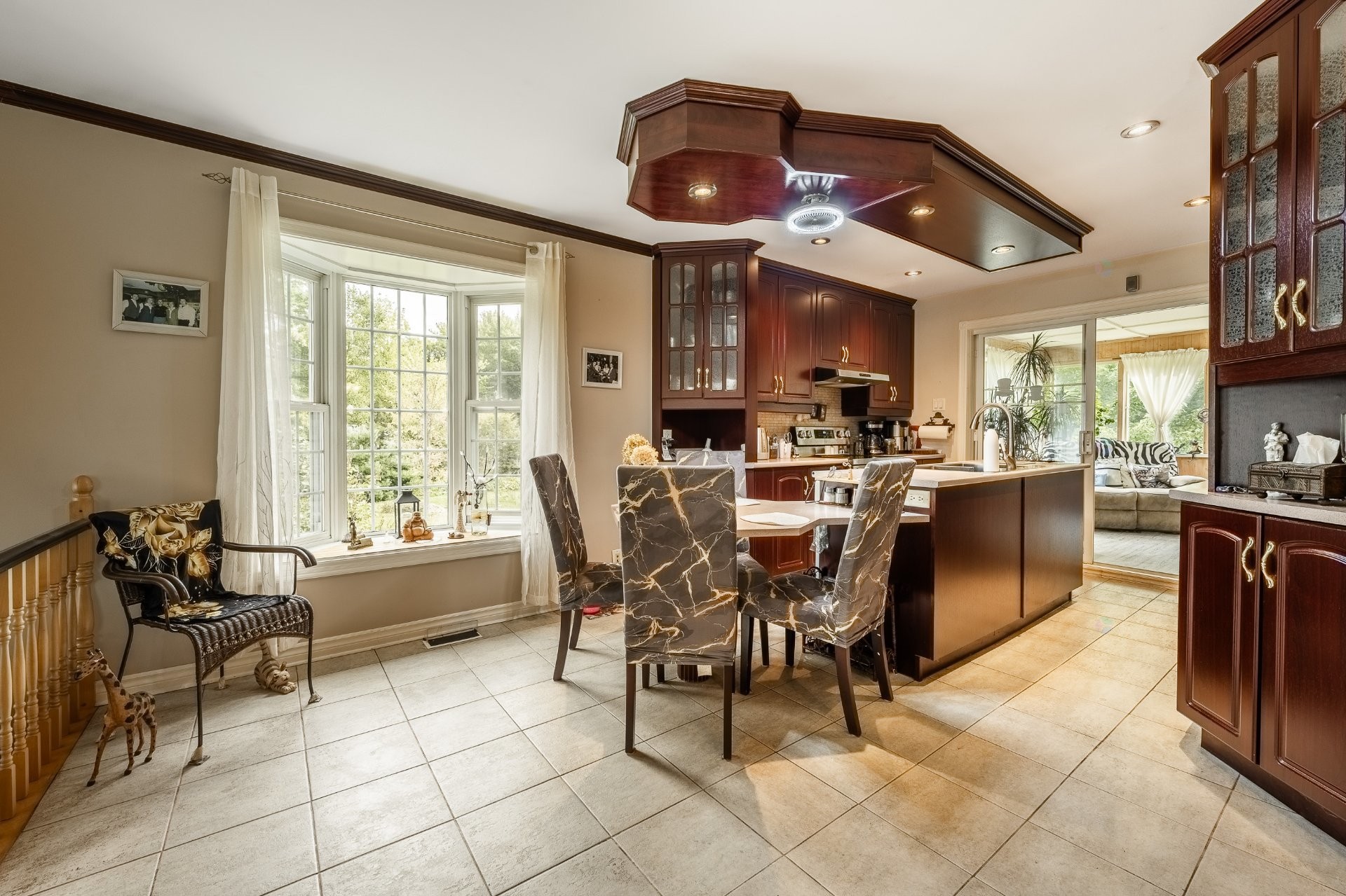 









943


Rue de la Roche

,
Granby,




QC
J2J2H9

