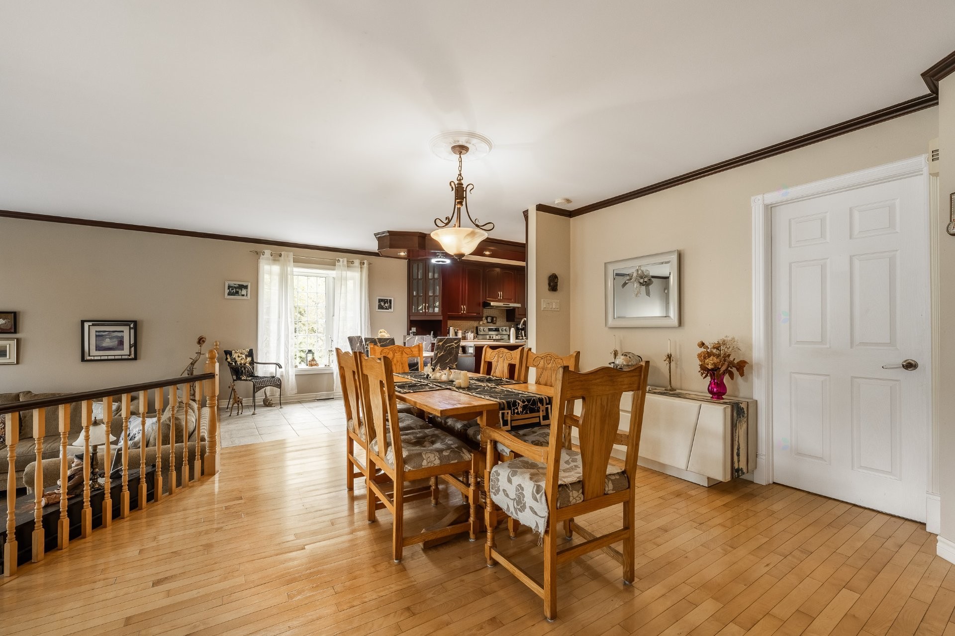 









943


Rue de la Roche

,
Granby,




QC
J2J2H9

