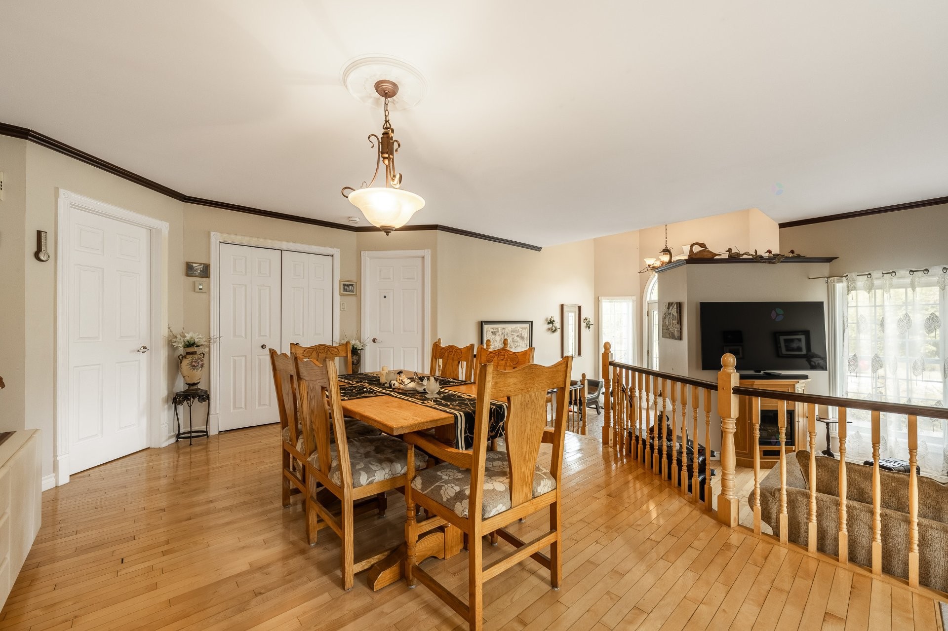 









943


Rue de la Roche

,
Granby,




QC
J2J2H9

