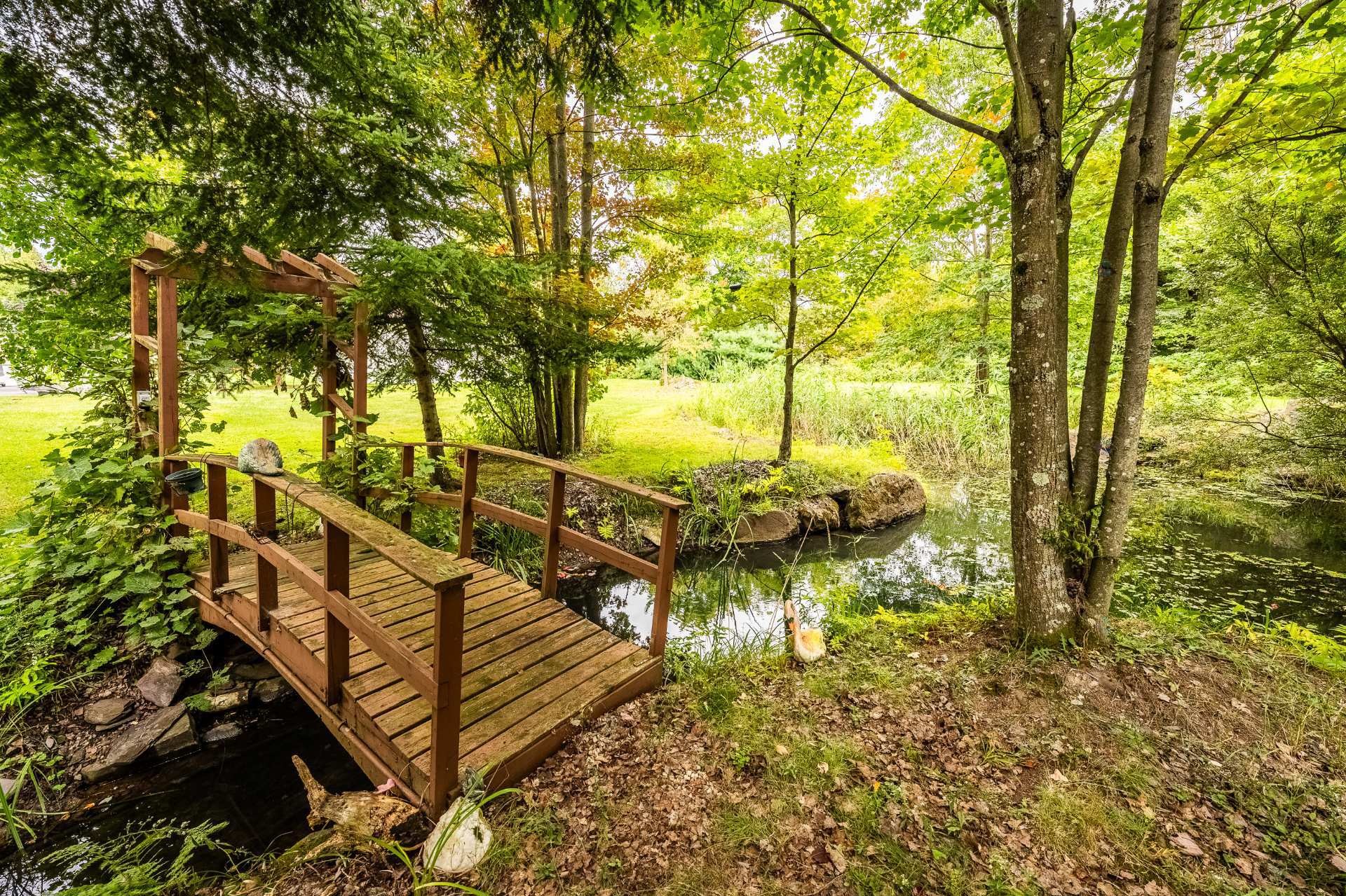 









943


Rue de la Roche

,
Granby,




QC
J2J2H9

