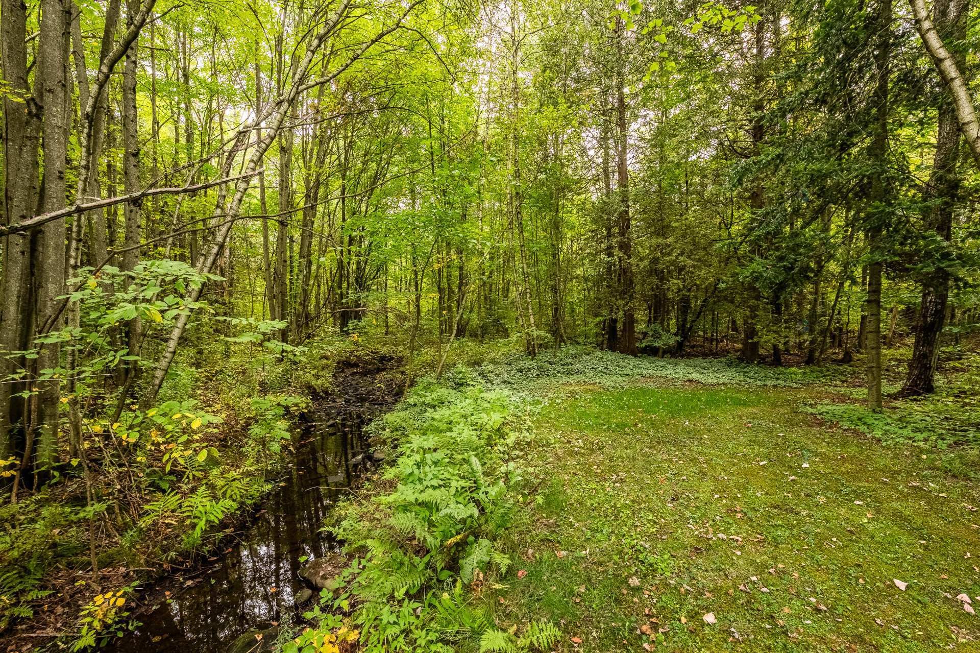 









943


Rue de la Roche

,
Granby,




QC
J2J2H9

