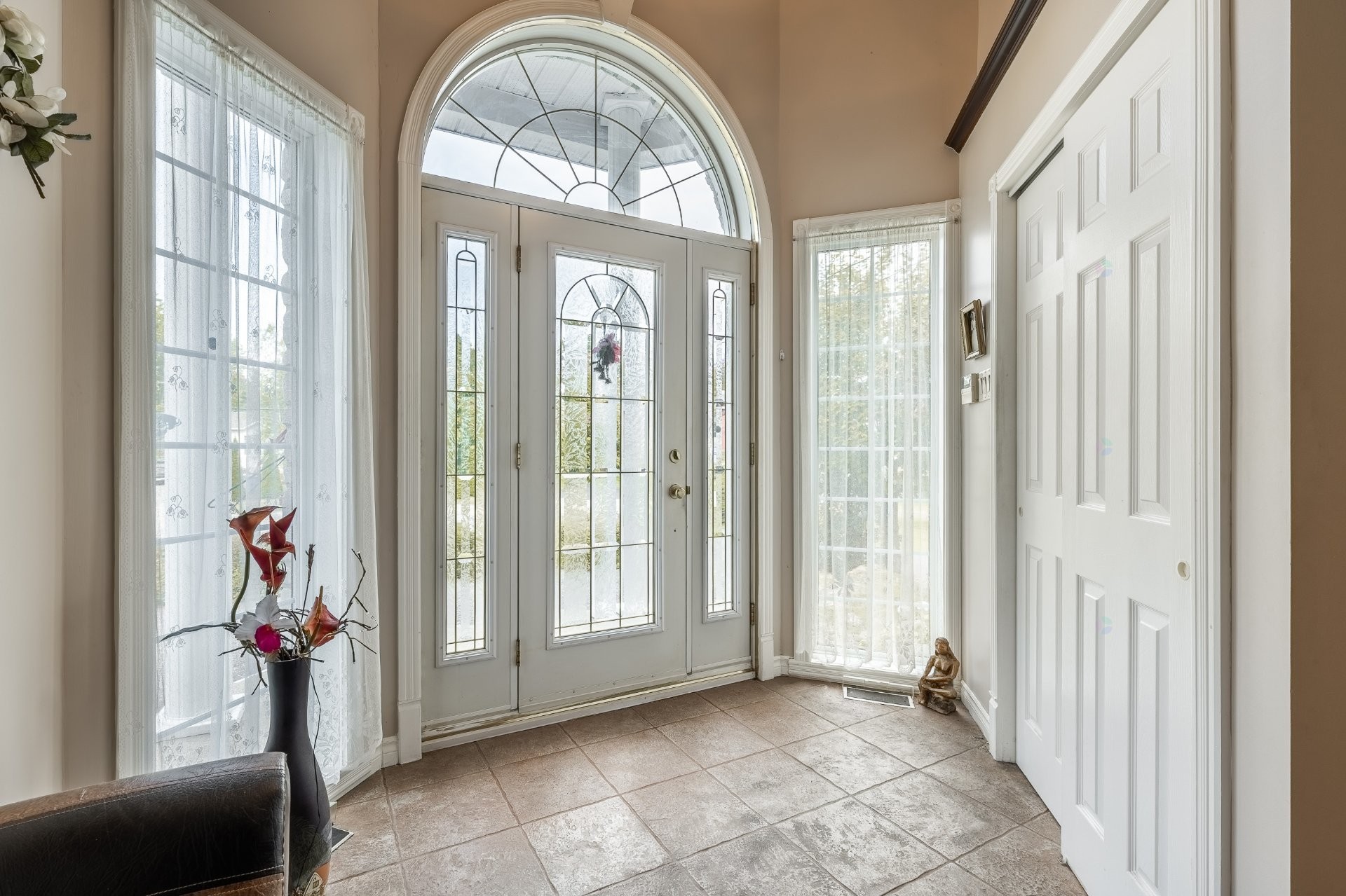 









943


Rue de la Roche

,
Granby,




QC
J2J2H9

