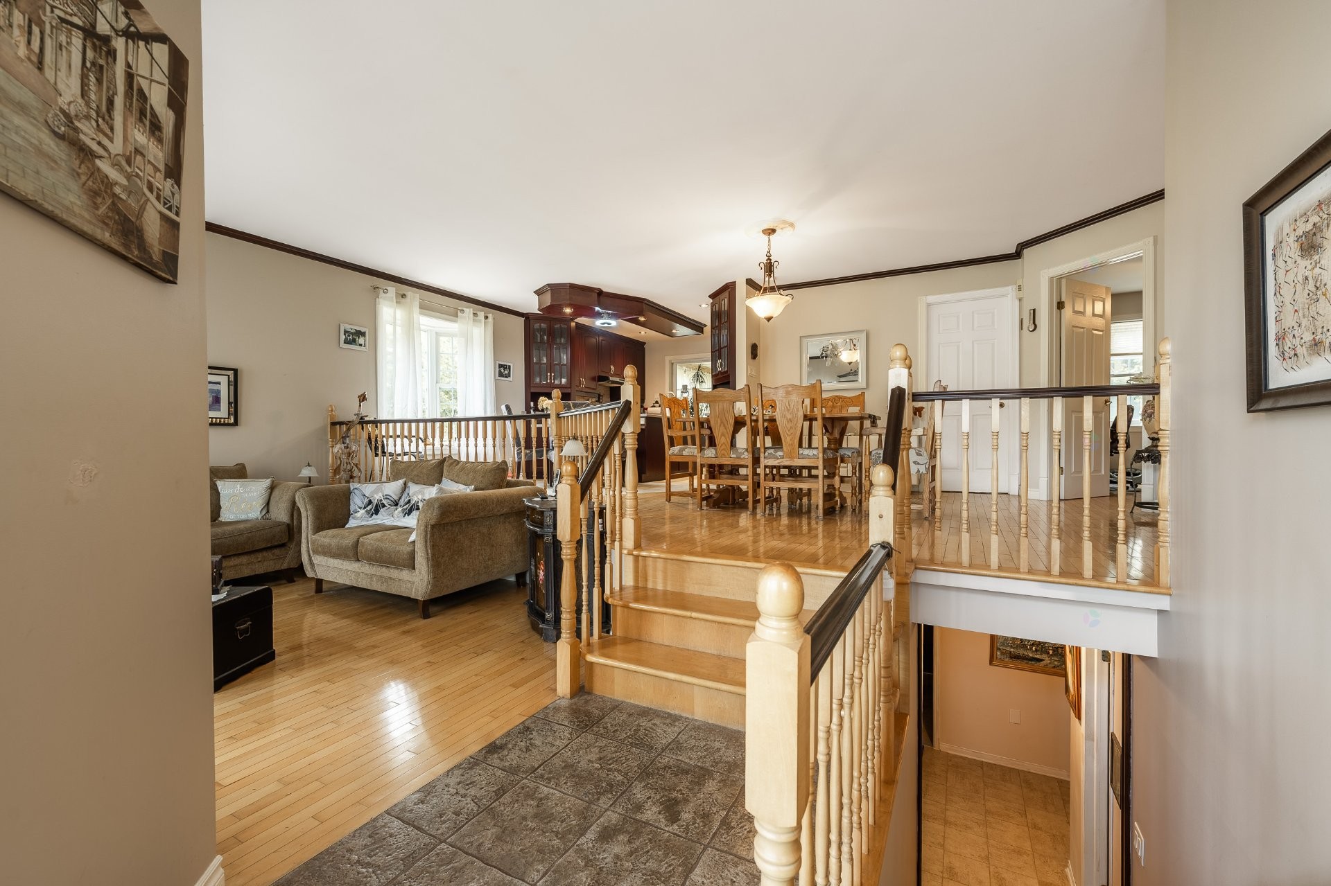 









943


Rue de la Roche

,
Granby,




QC
J2J2H9

