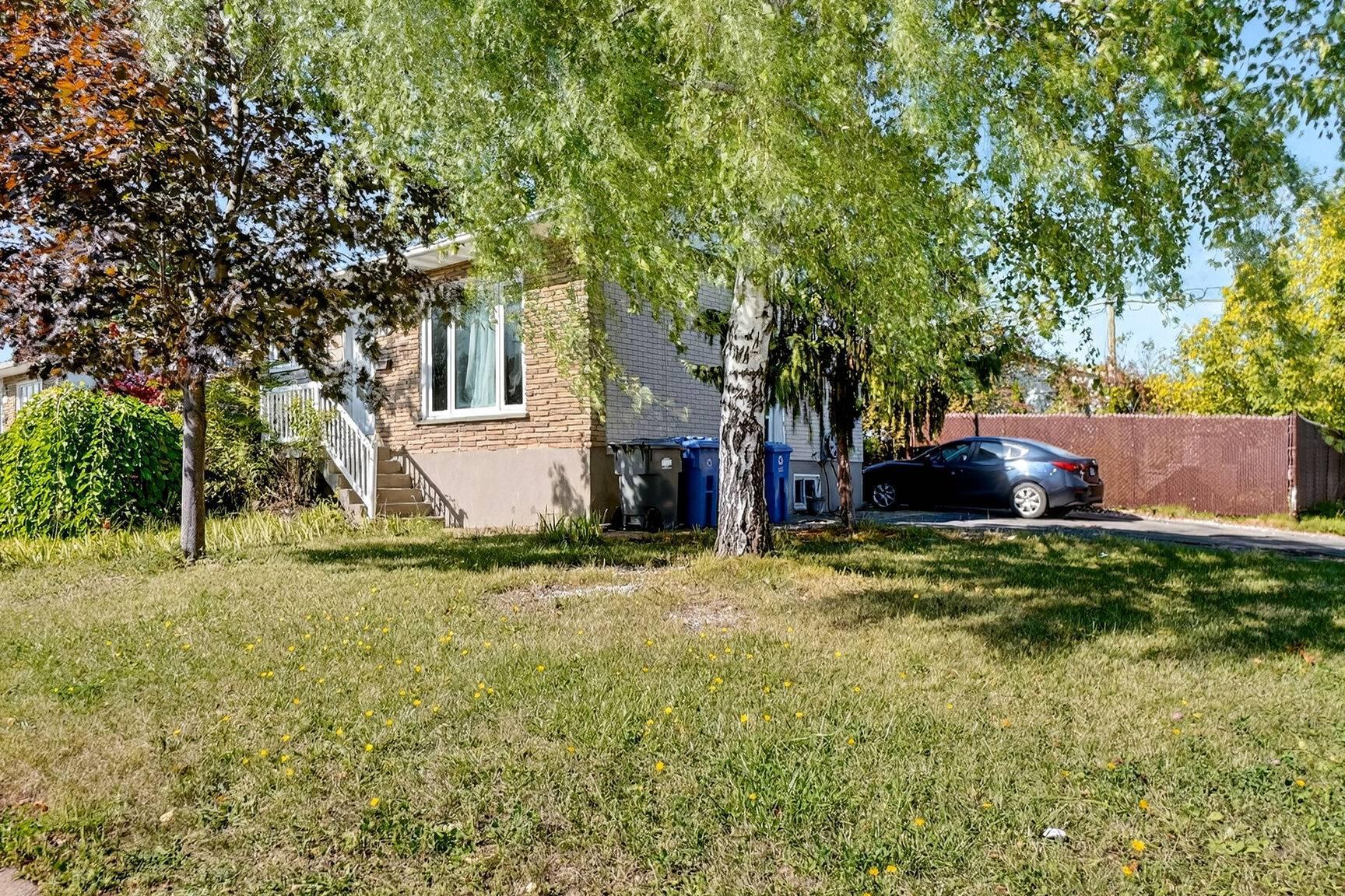 









3670


Rue Labrosse

,
Longueuil (Saint-Hubert),




QC
J3Y3C6

