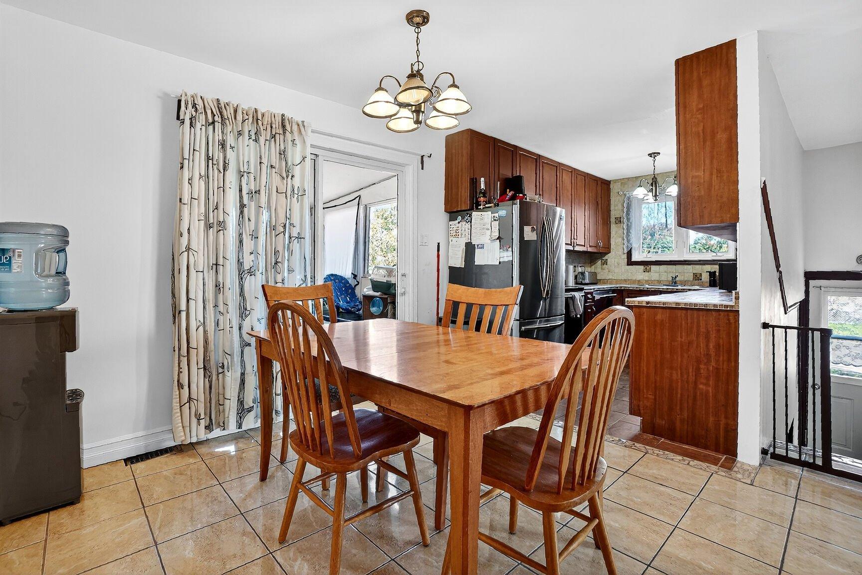 









3670


Rue Labrosse

,
Longueuil (Saint-Hubert),




QC
J3Y3C6


