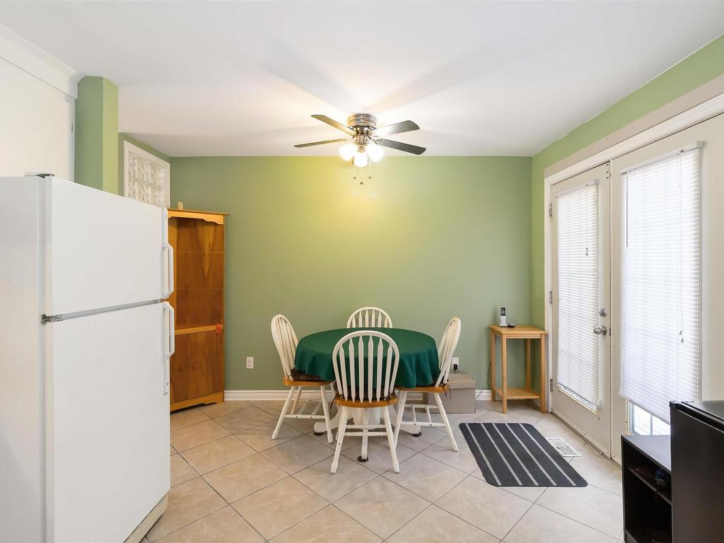 












123B Adelaide Avenue

,
Halifax,




NS
B3N 2P1

