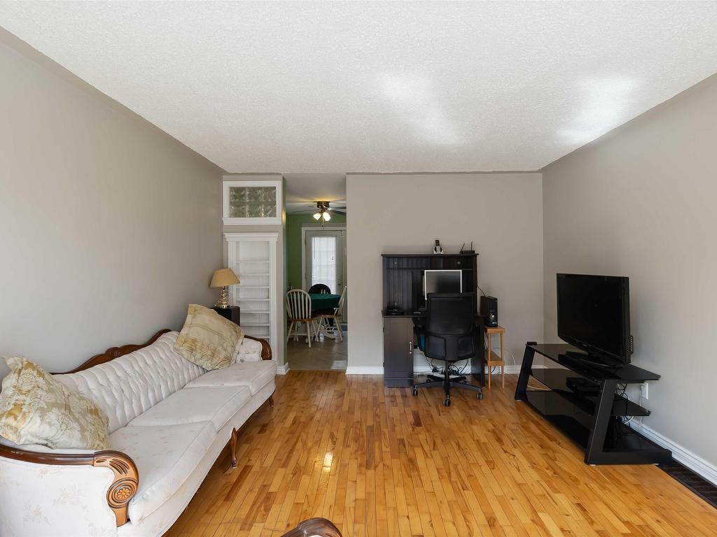 












123B Adelaide Avenue

,
Halifax,




NS
B3N 2P1


