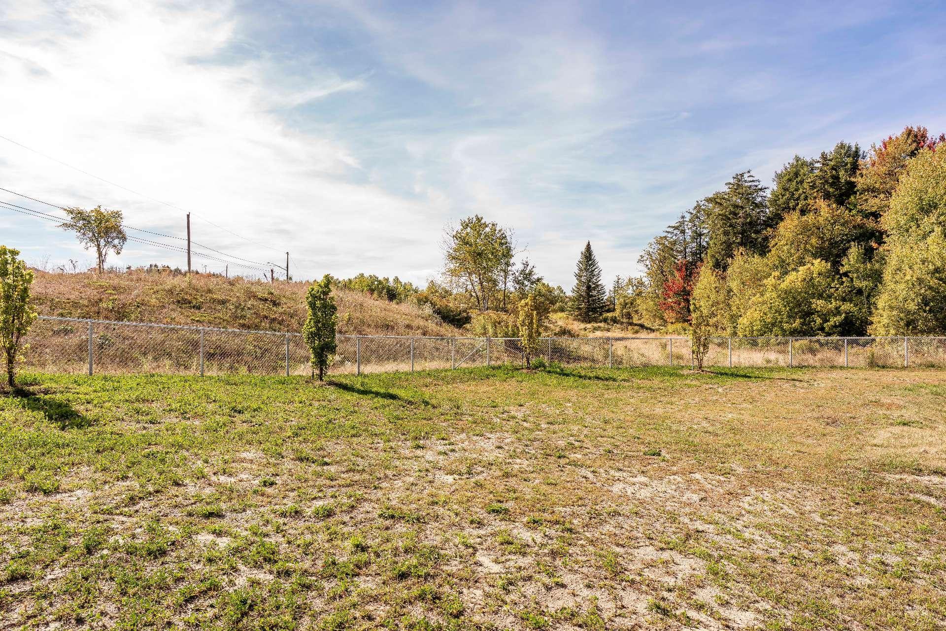 












Rue Étienne-Desmarteau

,
Sherbrooke (Brompton/Rock Forest/Saint-Élie/Deauville),







QC
J1C0X5

