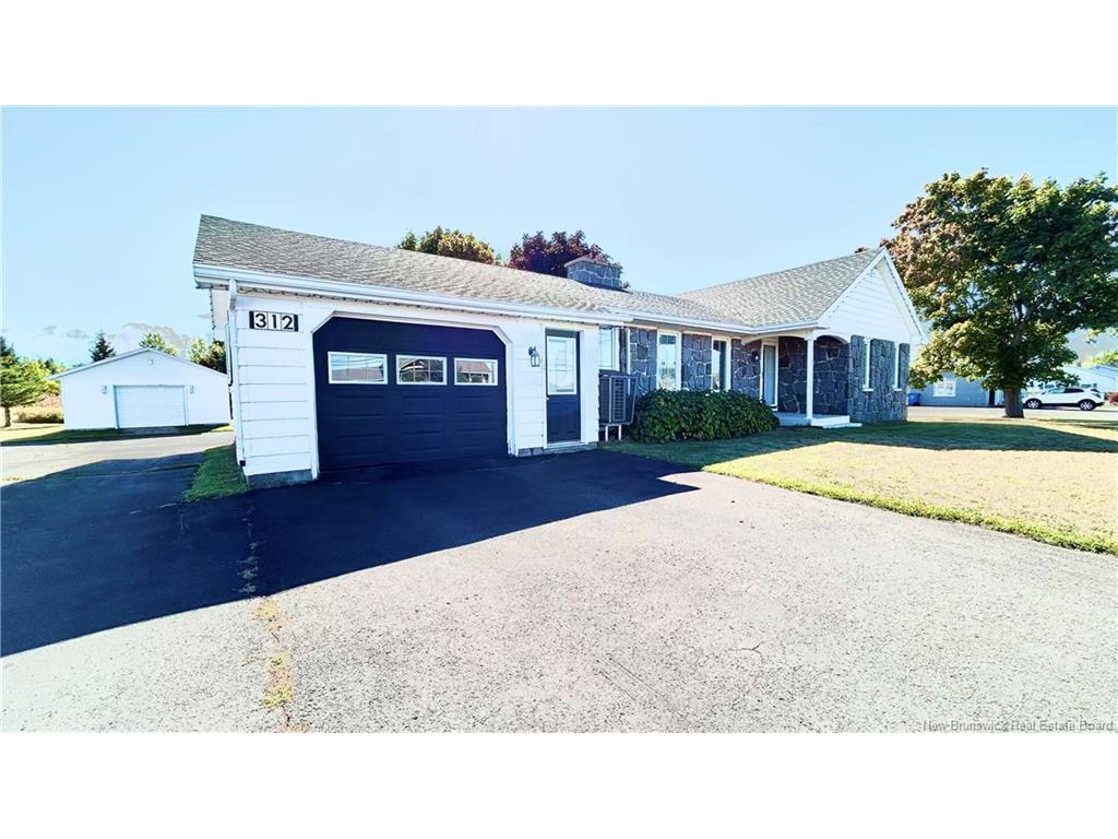 









312


St-Pierre E

BLVD,
Caraquet,




NB
E1W 1B4

