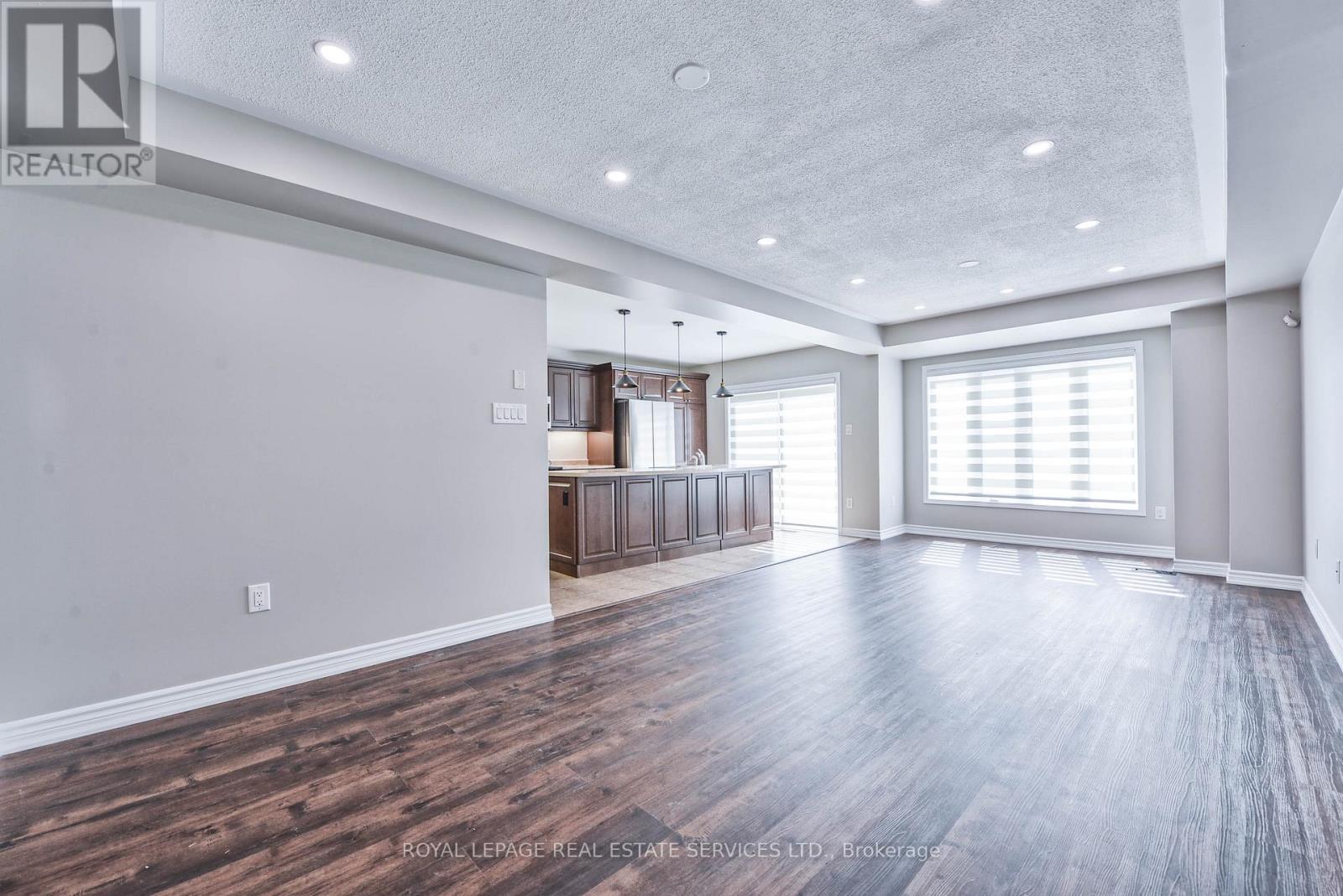 












1020 DIEFENBAKER STREET

,
Milton,




Ontario
L9T8H2

