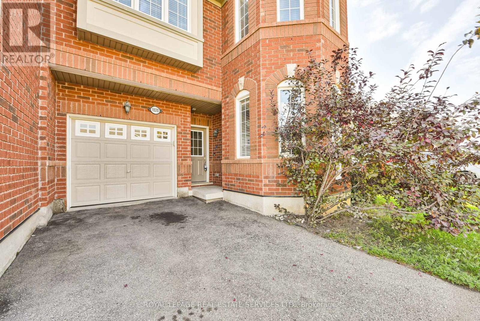












1020 DIEFENBAKER STREET

,
Milton,




Ontario
L9T8H2

