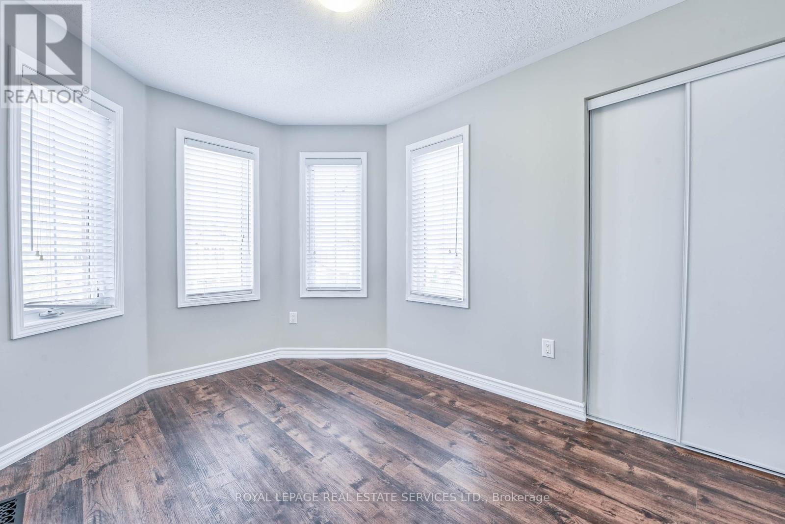 












1020 DIEFENBAKER STREET

,
Milton,




Ontario
L9T8H2

