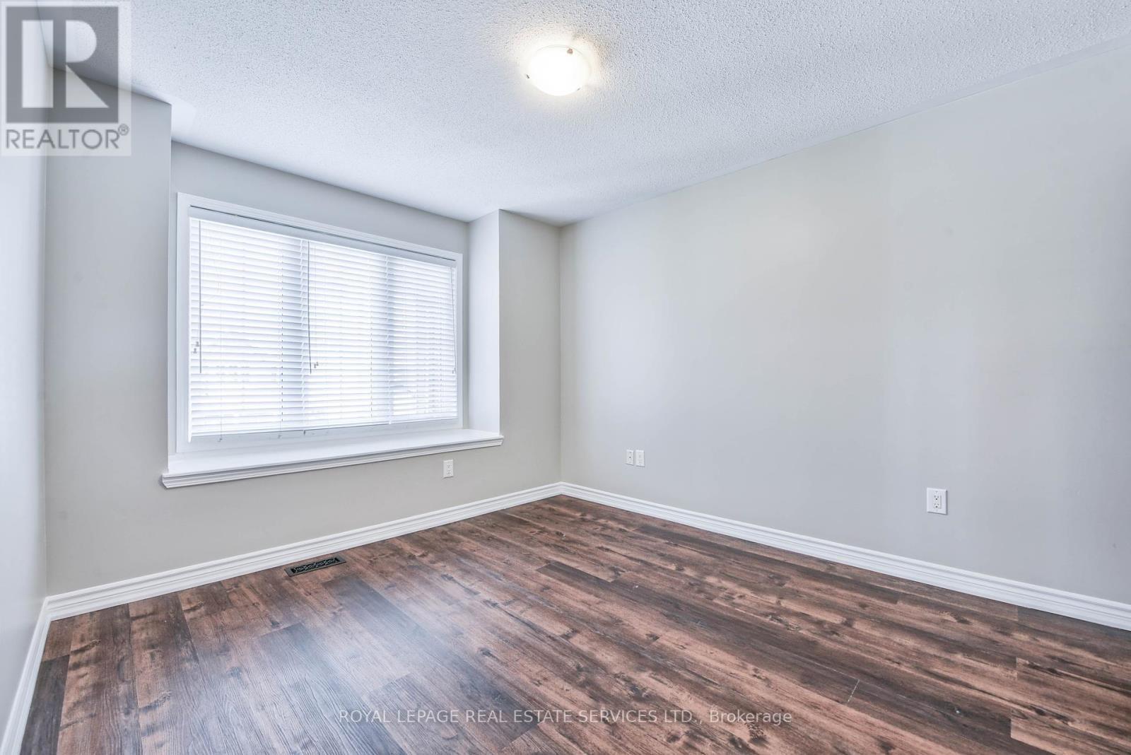 












1020 DIEFENBAKER STREET

,
Milton,




Ontario
L9T8H2

